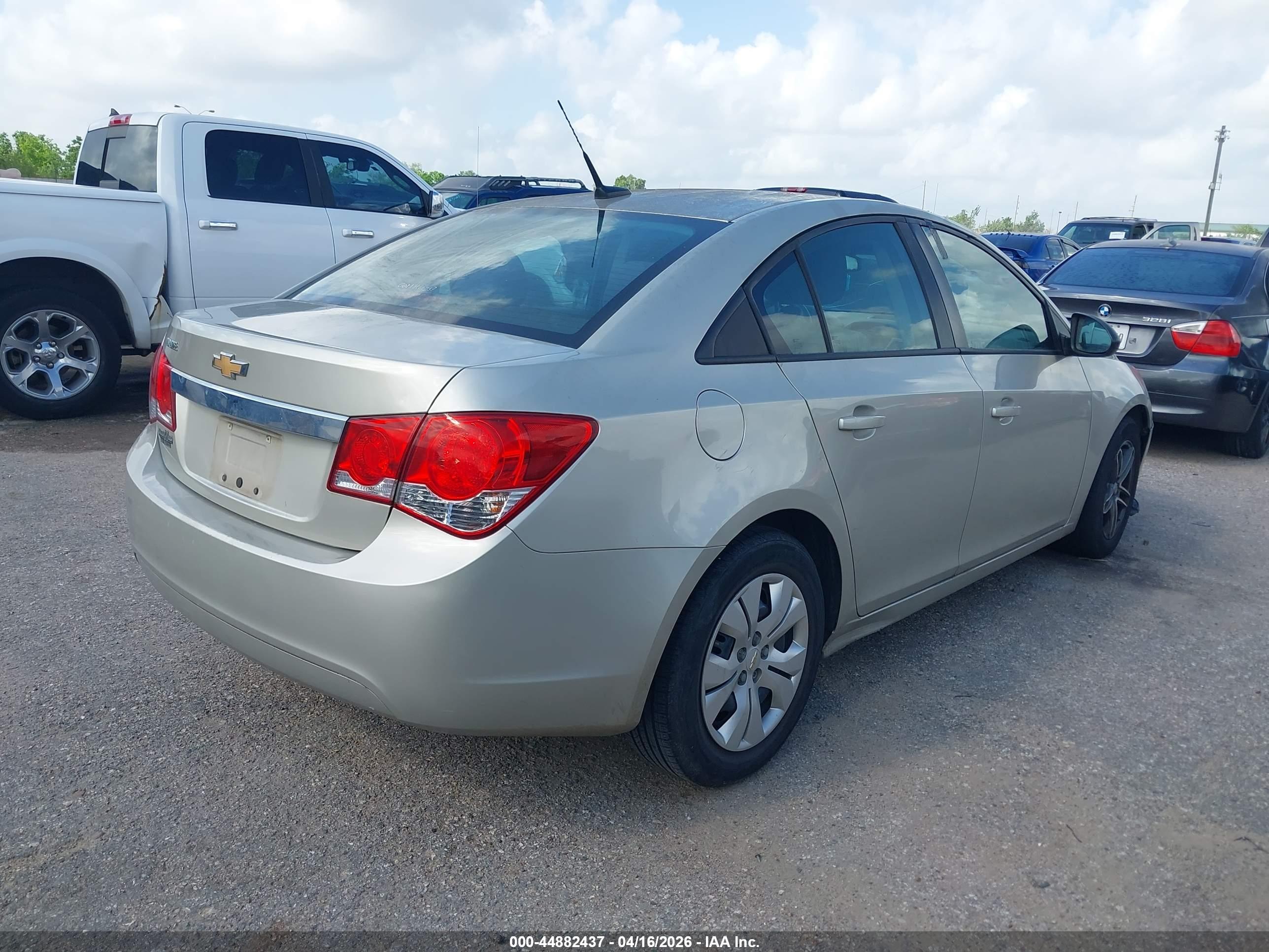 CHEVROLET CRUZE image 4