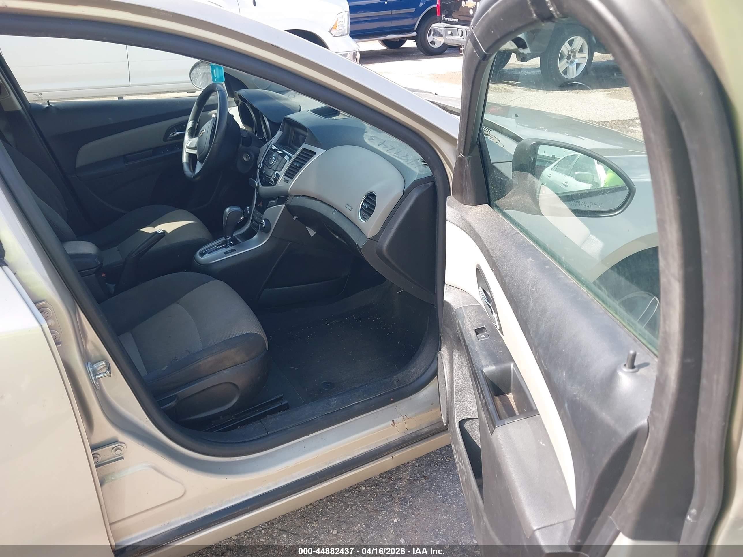 CHEVROLET CRUZE image 5