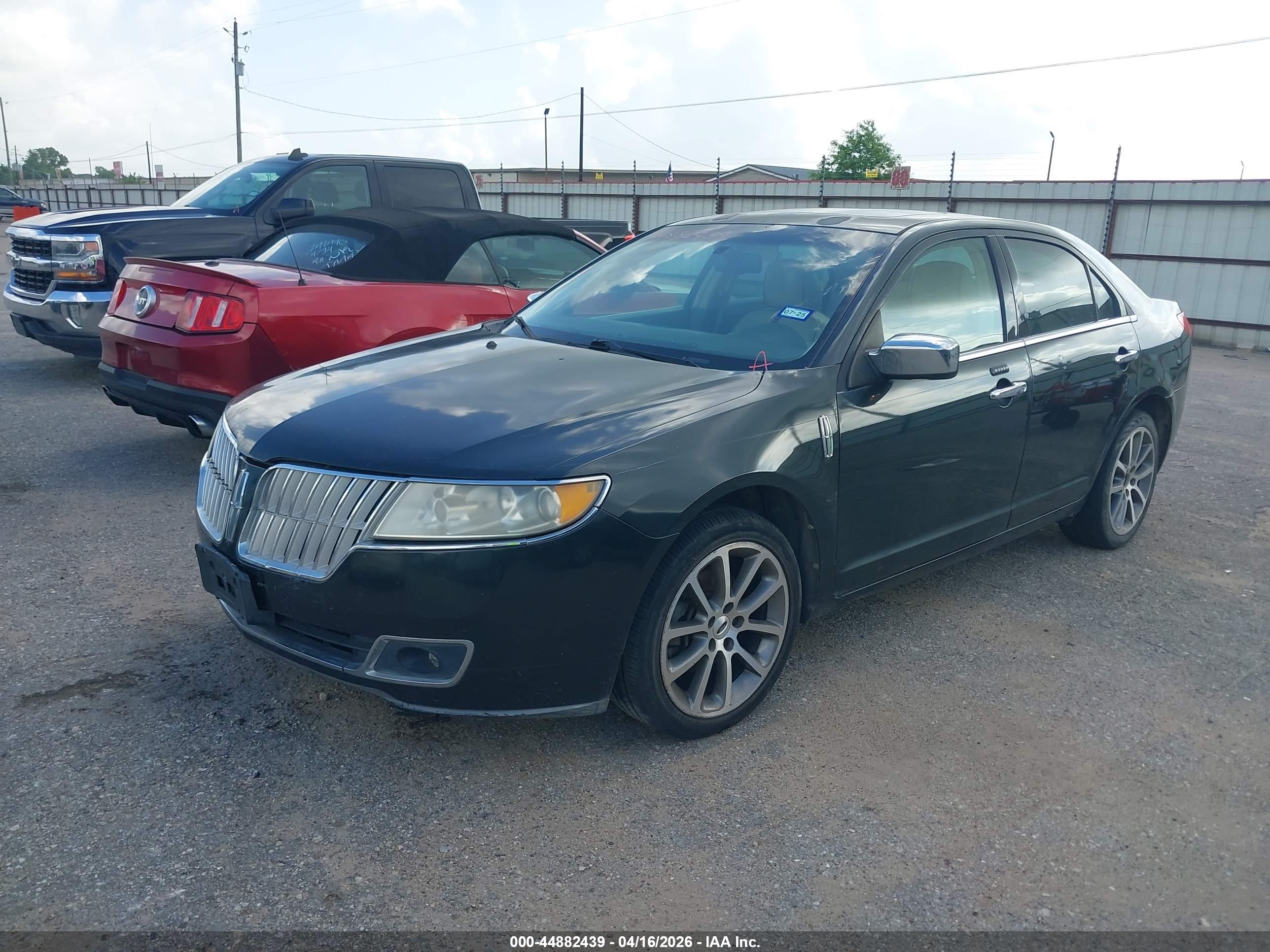 LINCOLN MKZ image 2