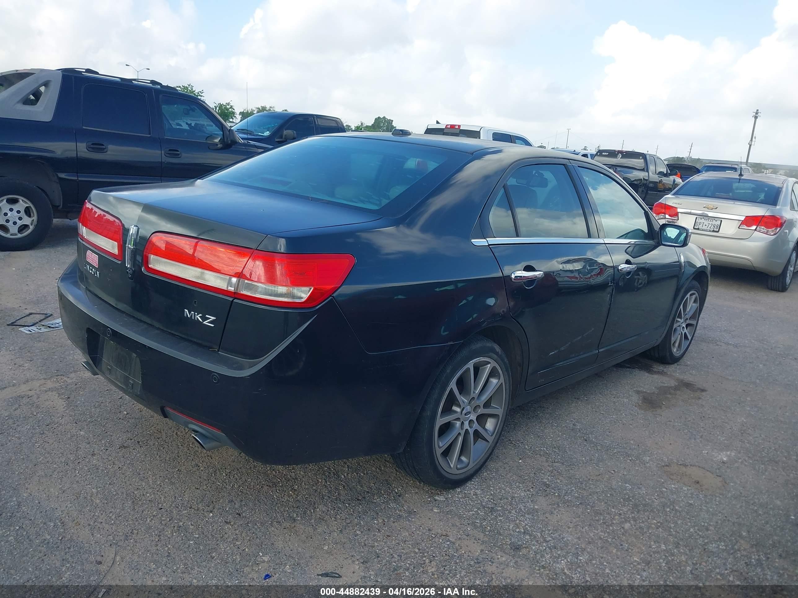 LINCOLN MKZ image 4