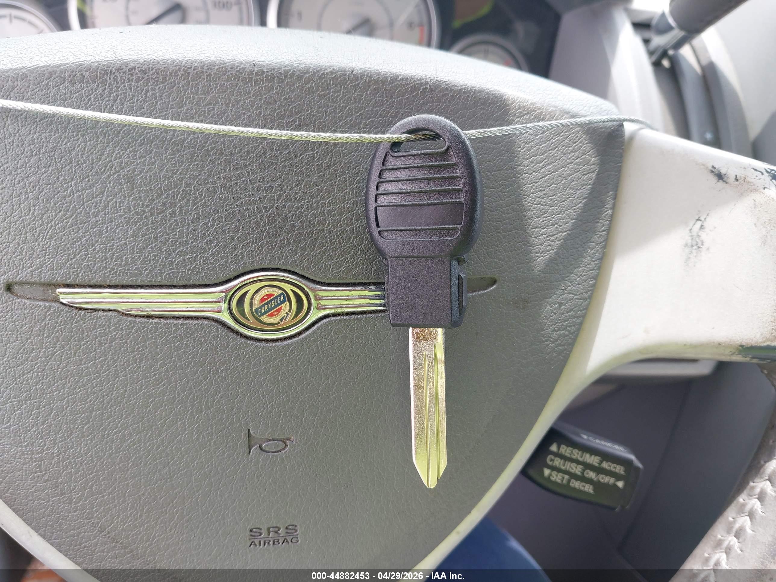 CHRYSLER TOWN image 11