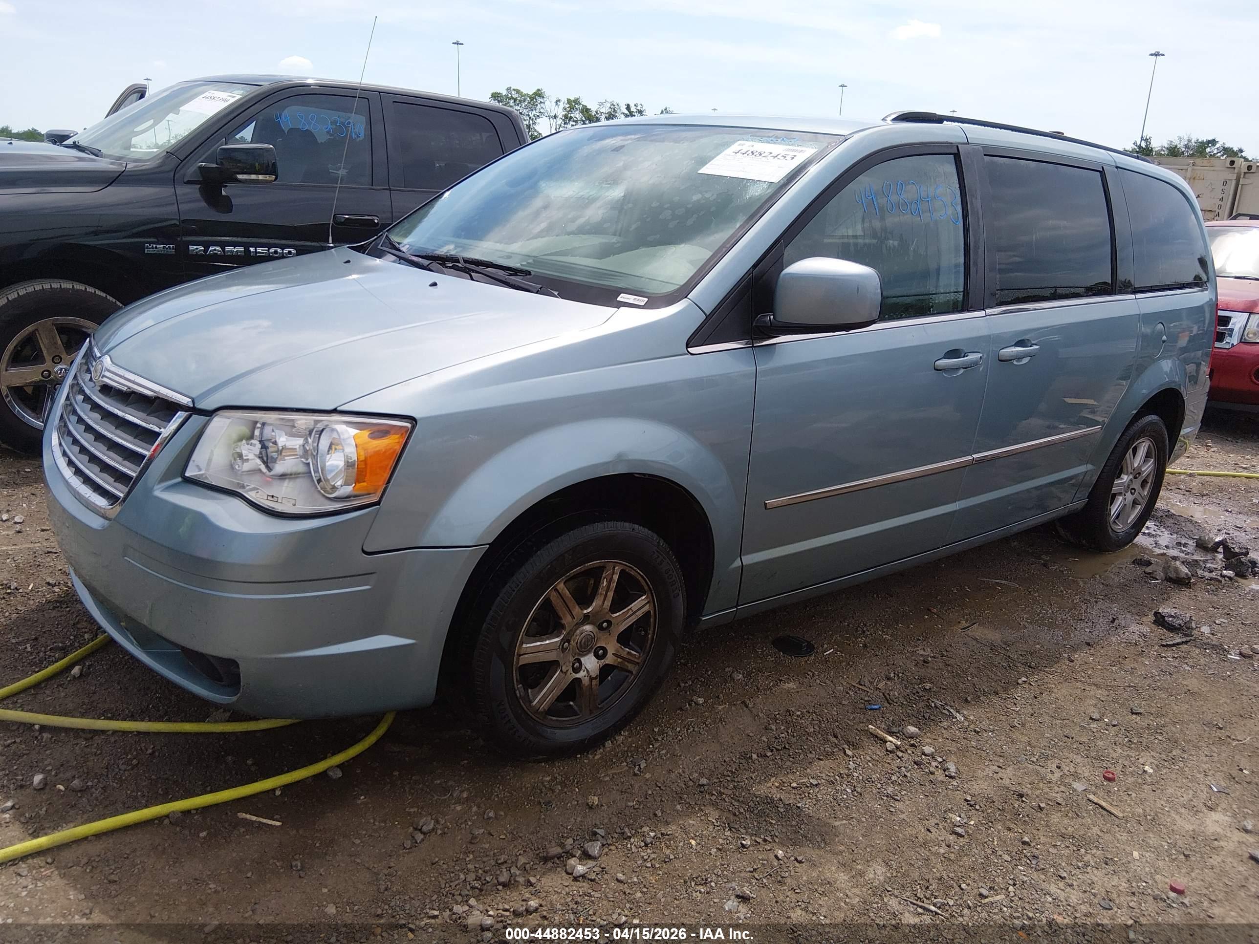 CHRYSLER TOWN image 2