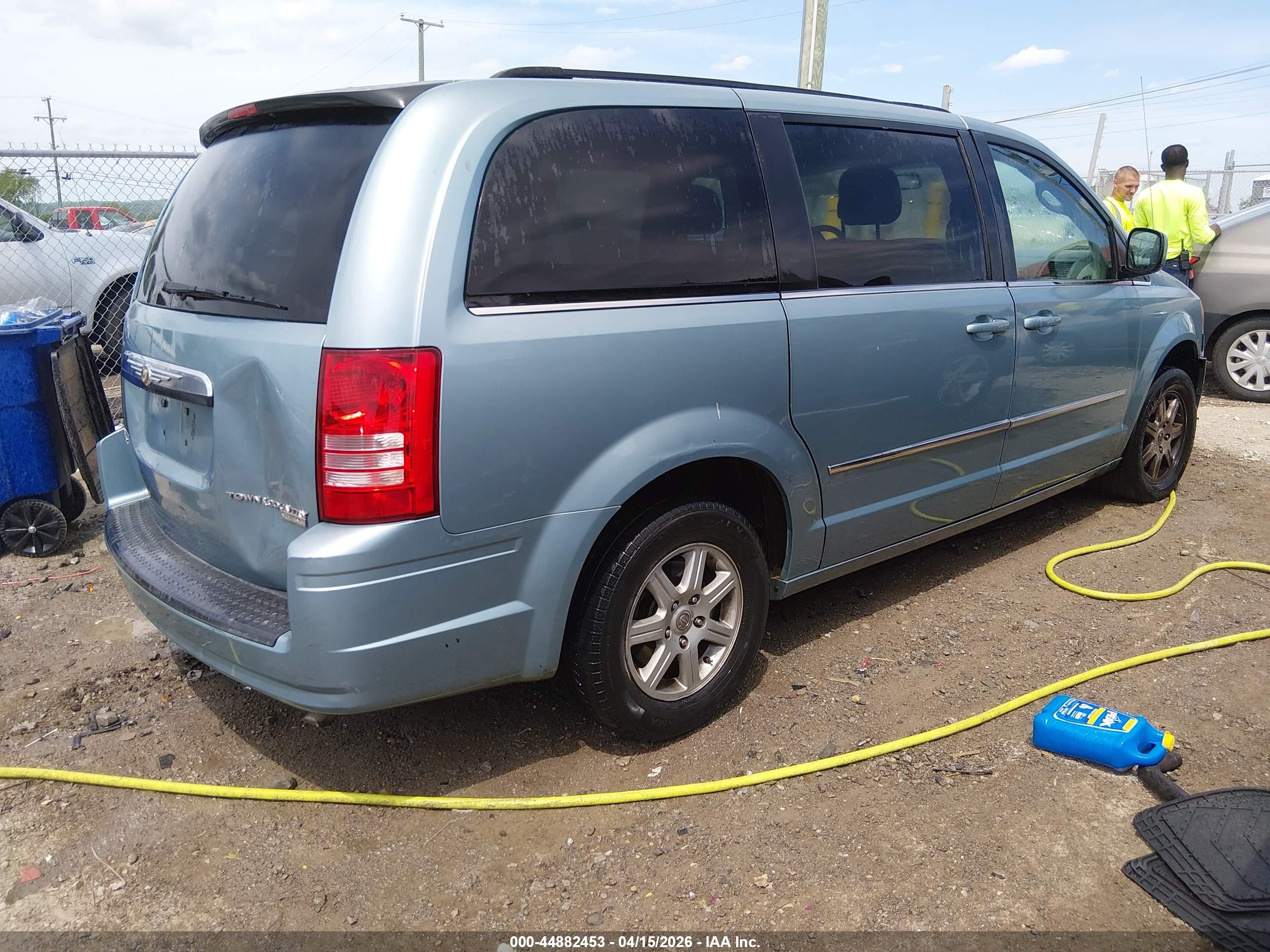 CHRYSLER TOWN image 4