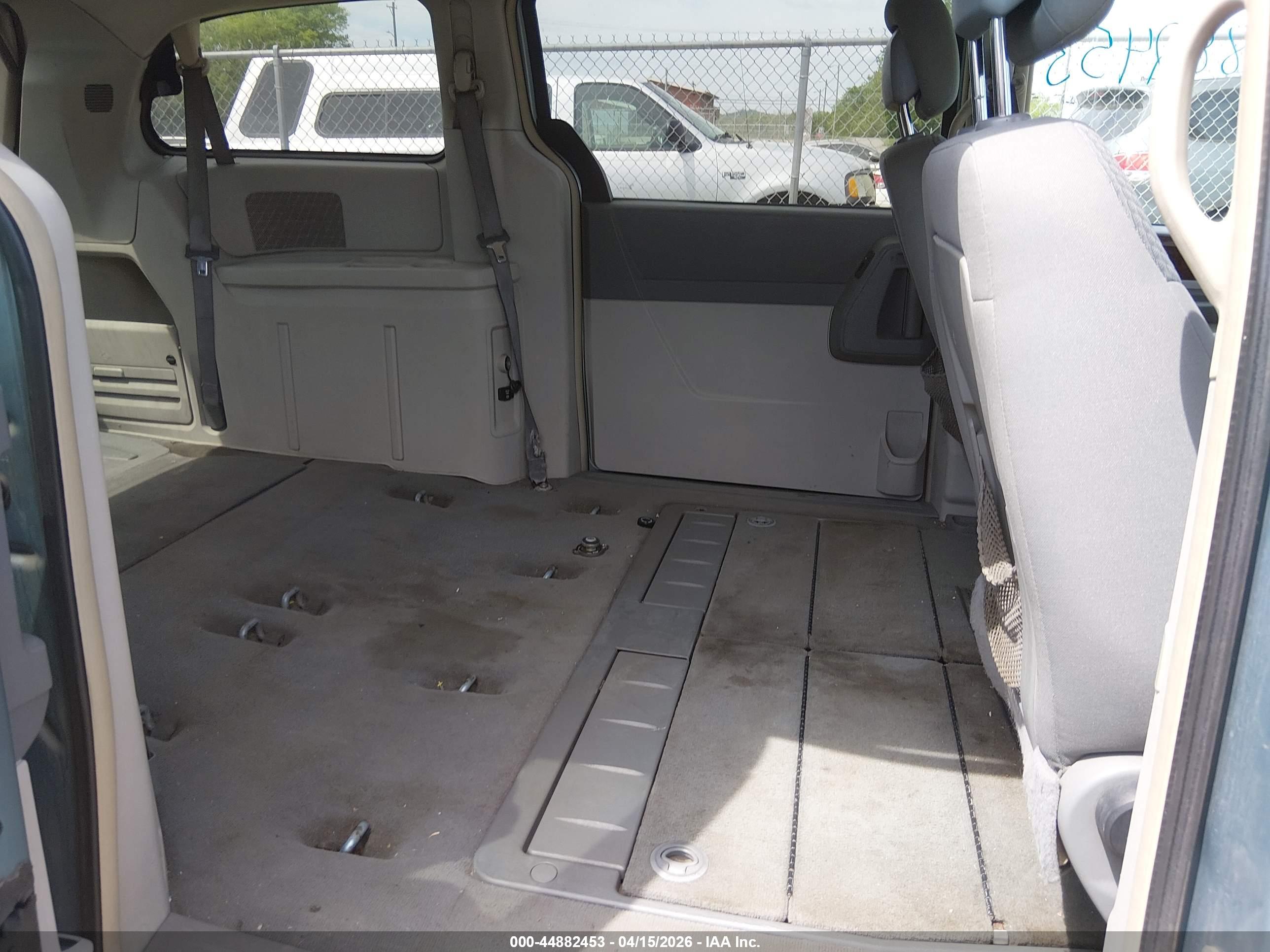 CHRYSLER TOWN image 8