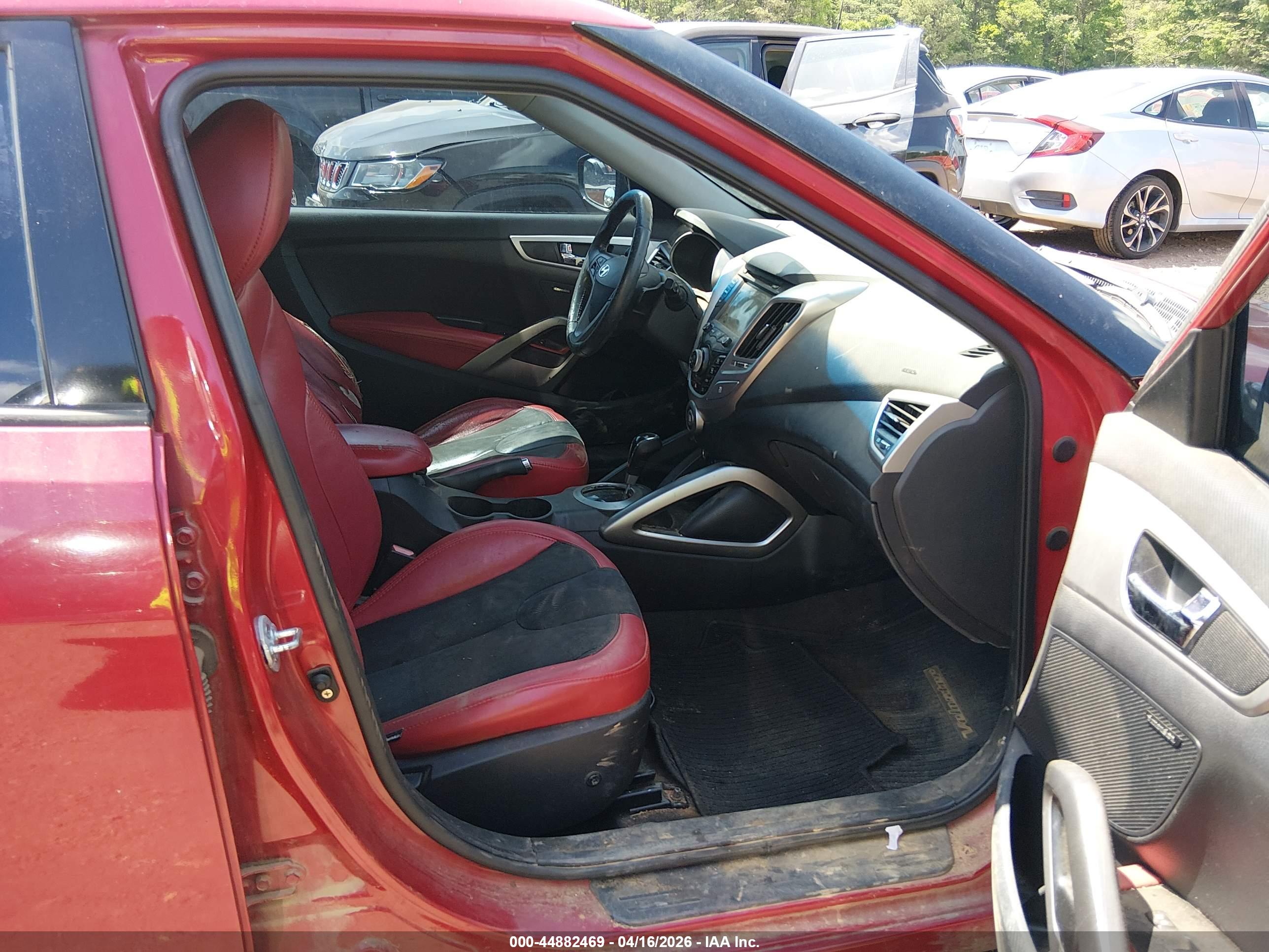 HYUNDAI VELOSTER image 5