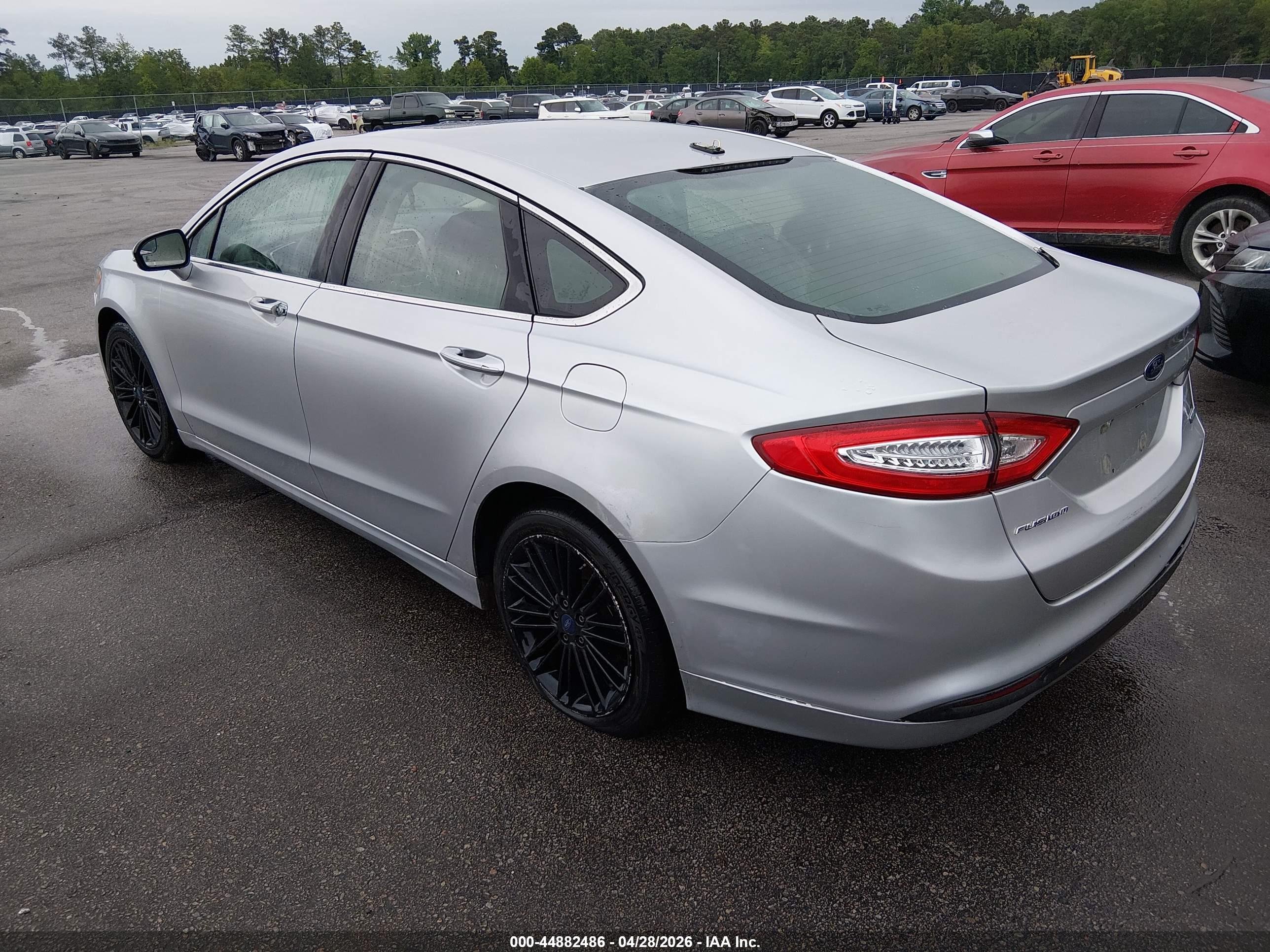 FORD FUSION image 3