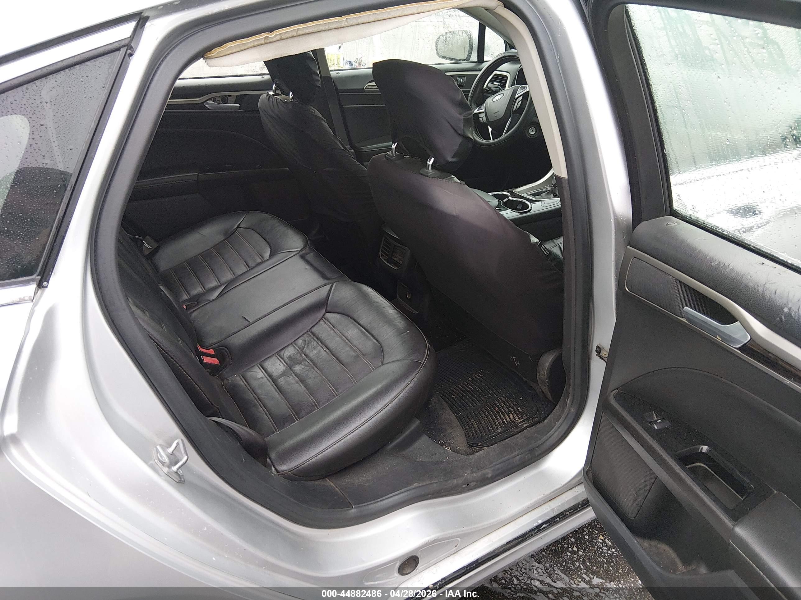 FORD FUSION image 8