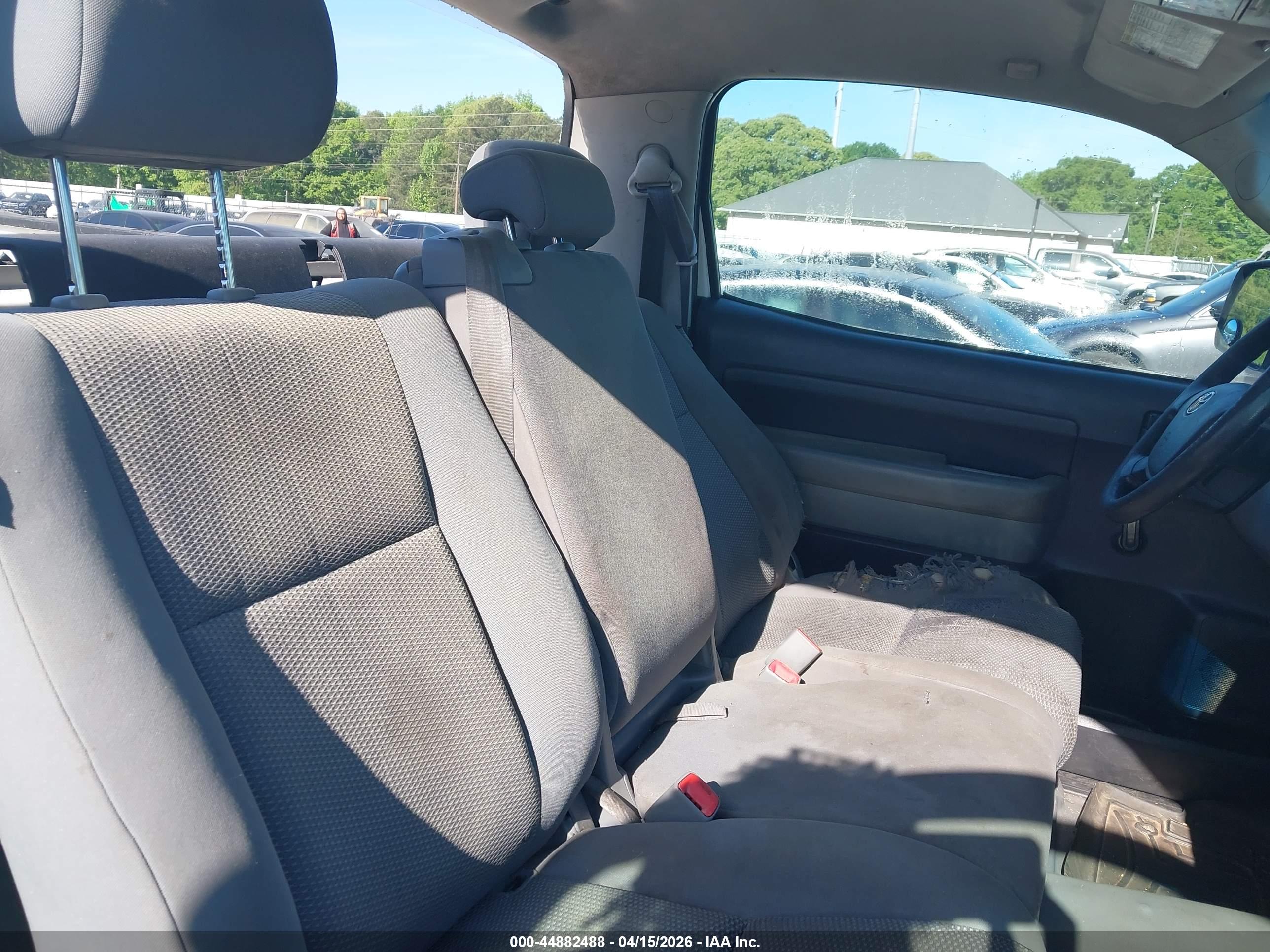 TOYOTA TUNDRA image 8