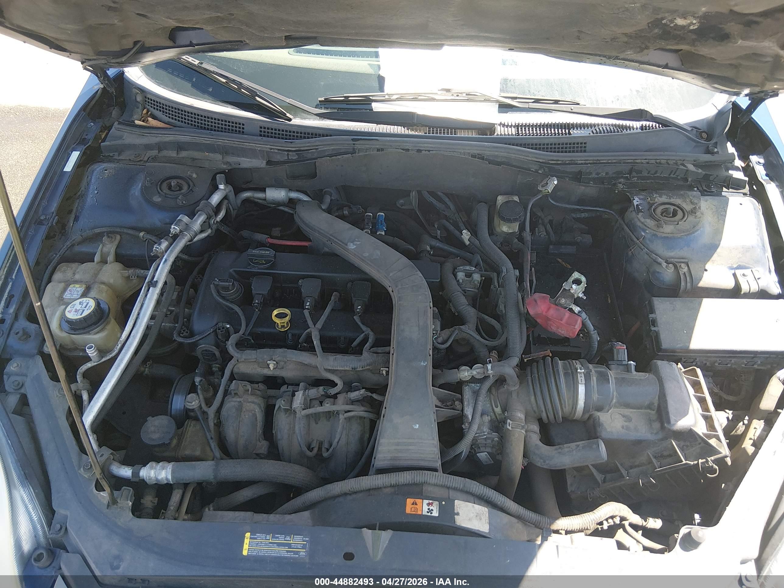 FORD FUSION image 10