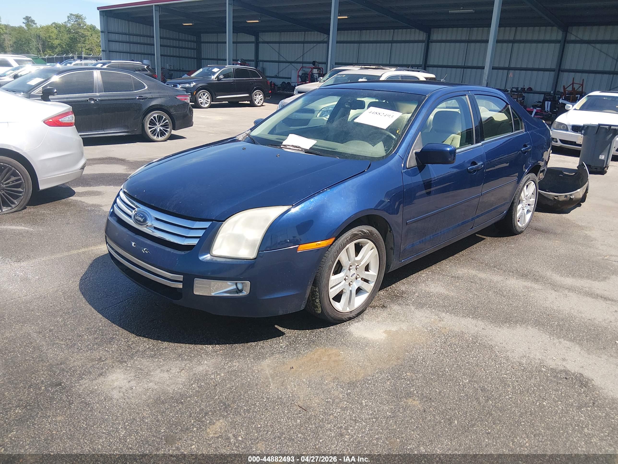 FORD FUSION image 2