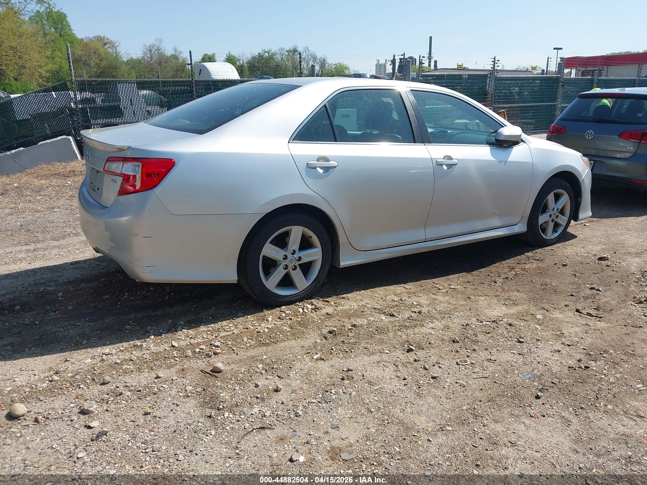 TOYOTA CAMRY image 4