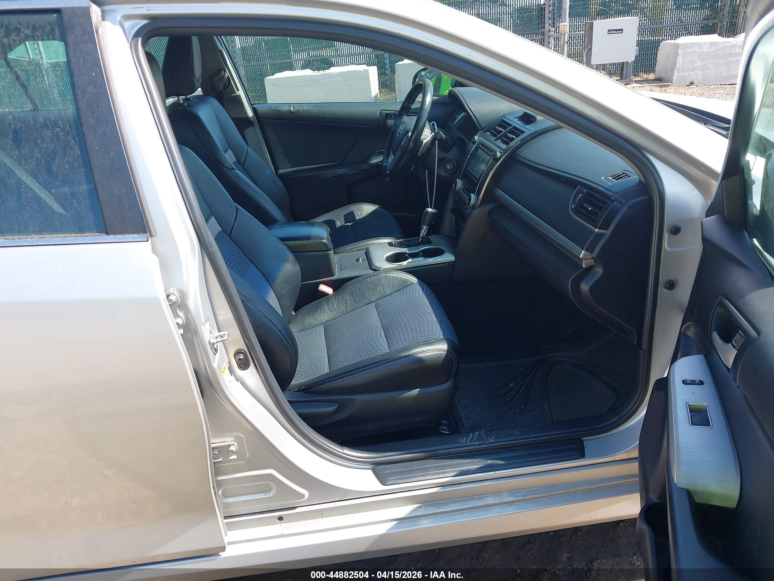 TOYOTA CAMRY image 5