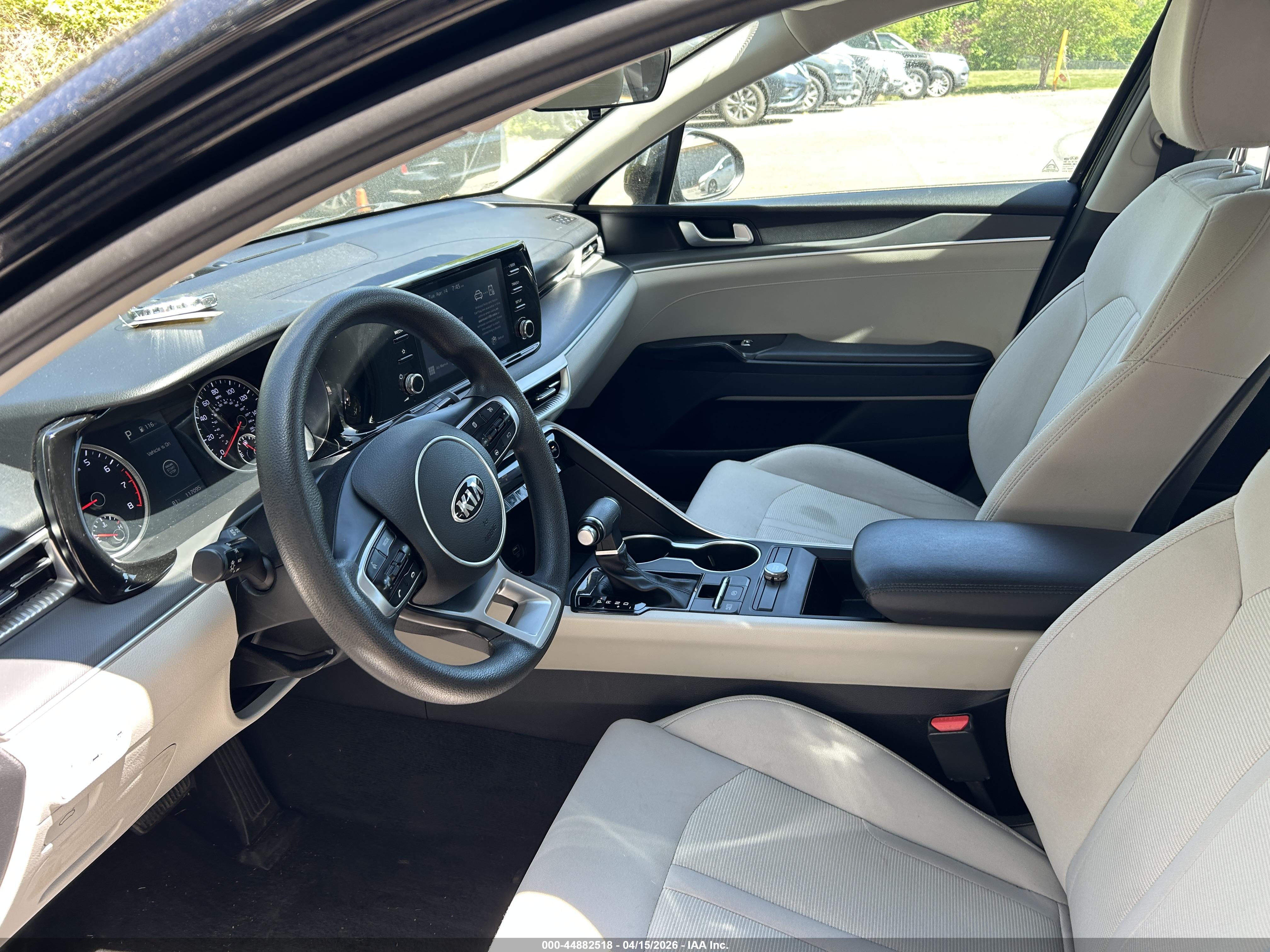 KIA K5 image 5