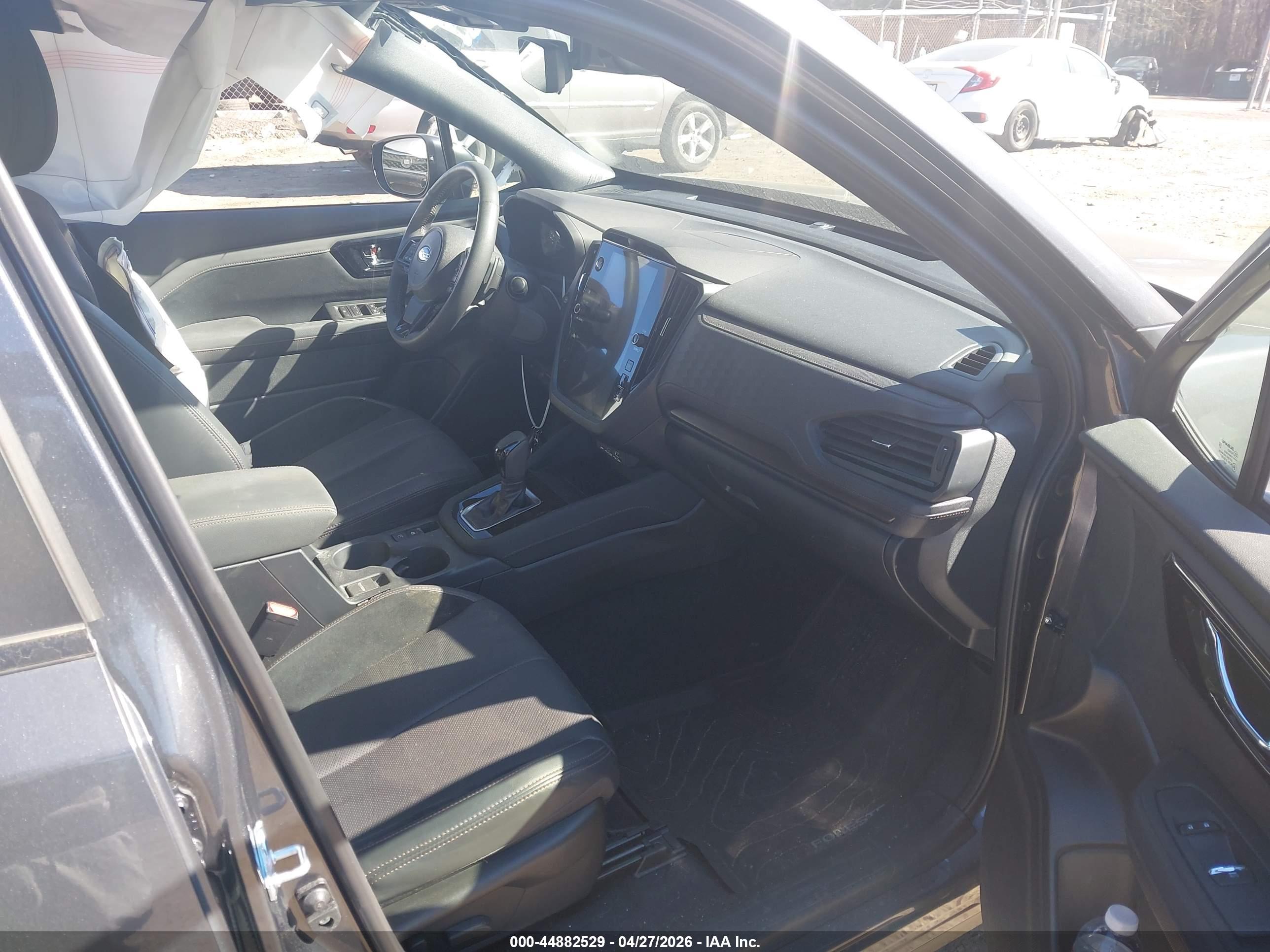 SUBARU FORESTER image 5