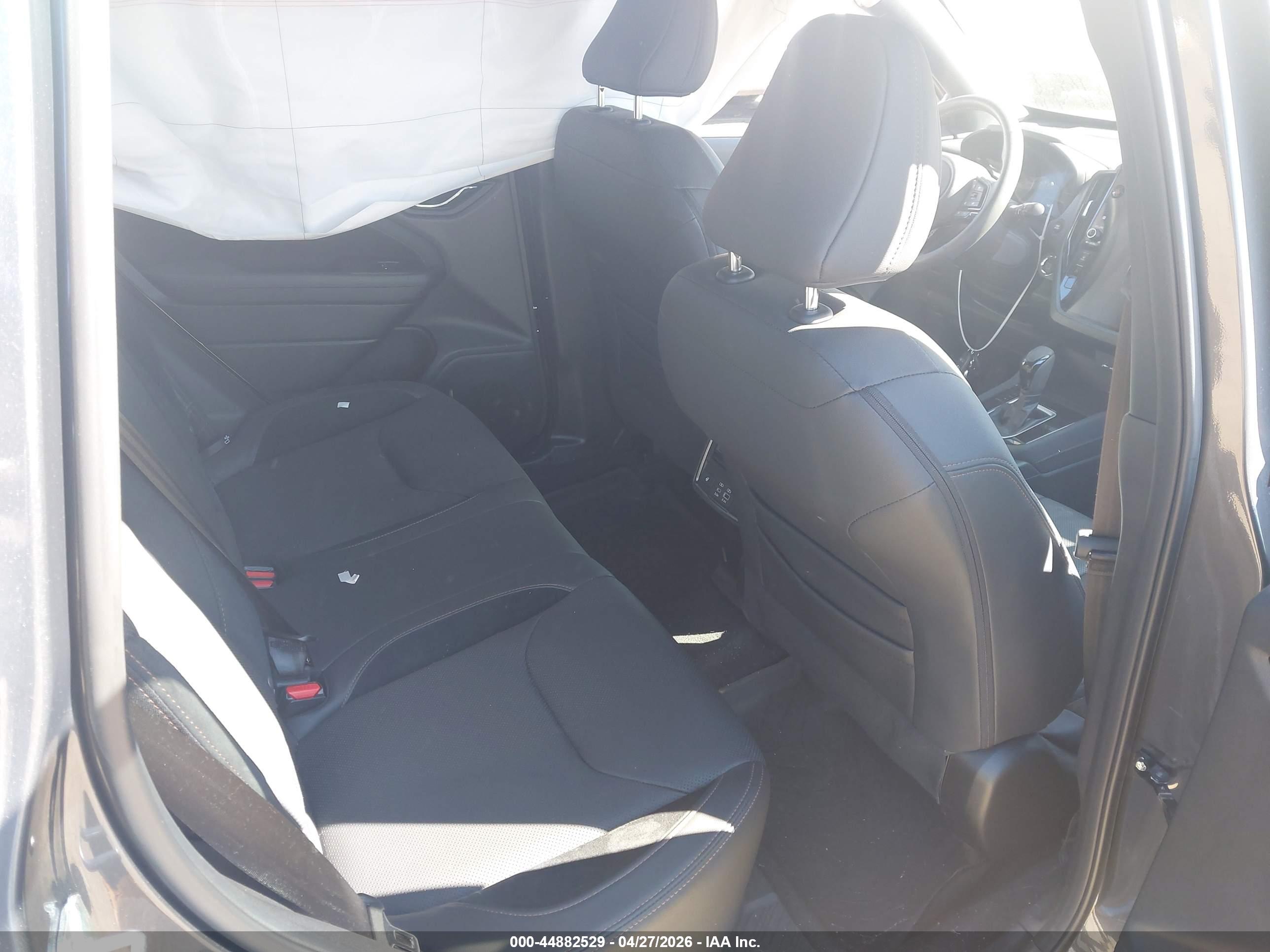 SUBARU FORESTER image 8
