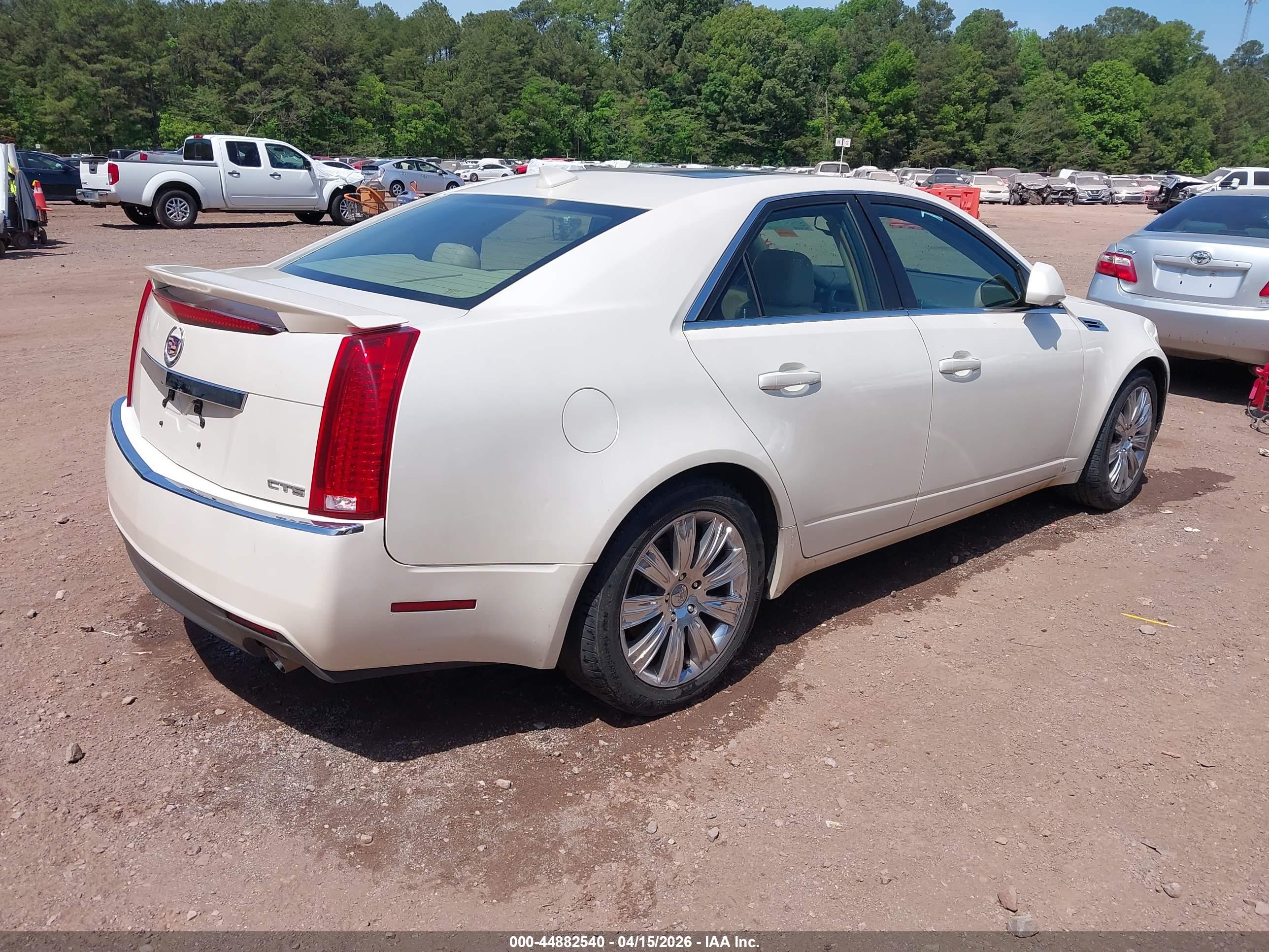 CADILLAC CTS image 4