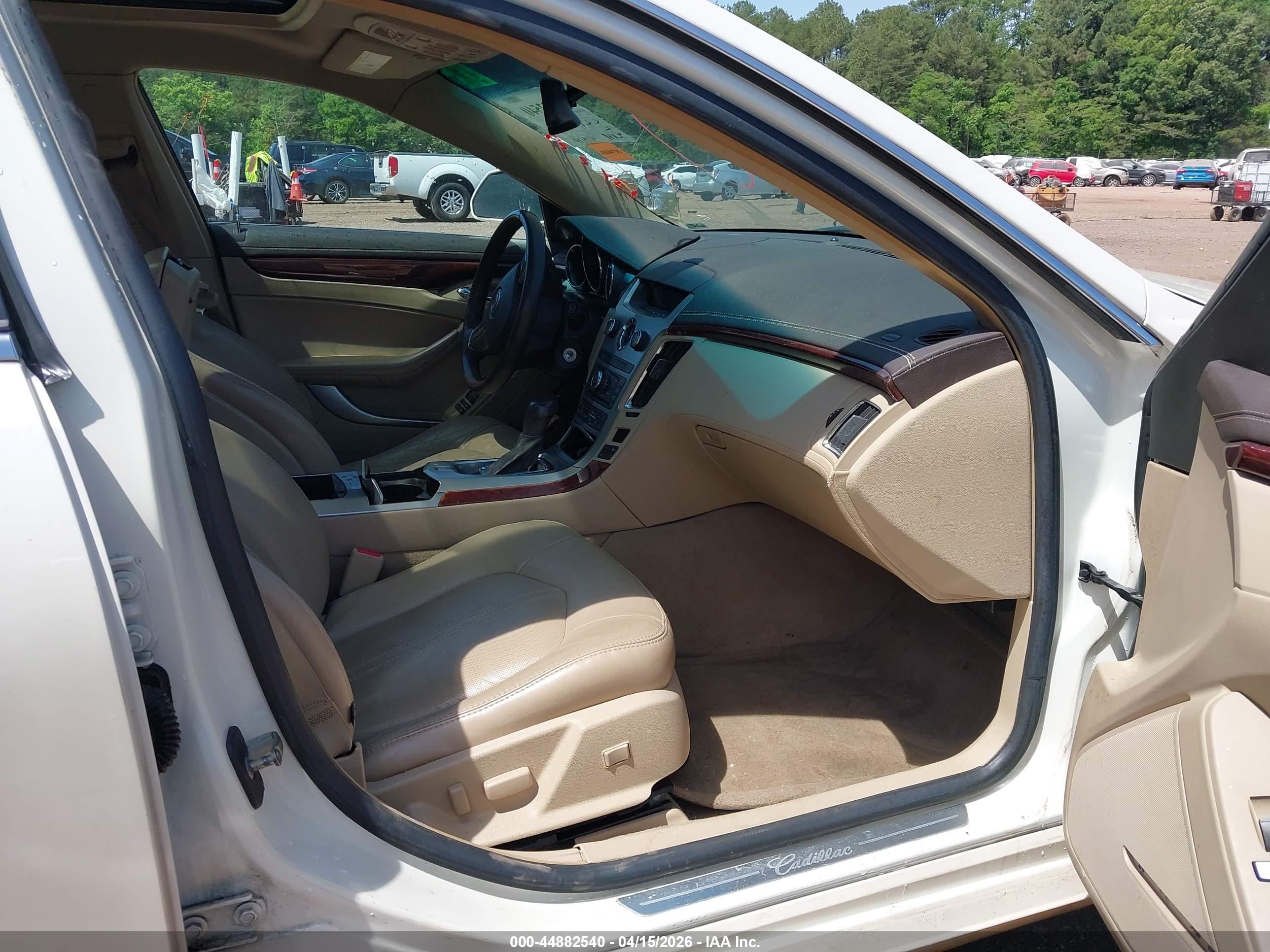 CADILLAC CTS image 5