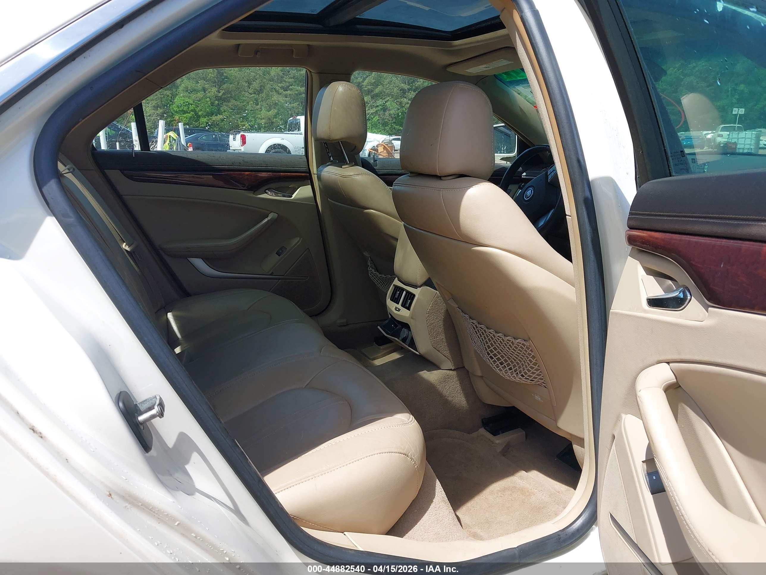 CADILLAC CTS image 8