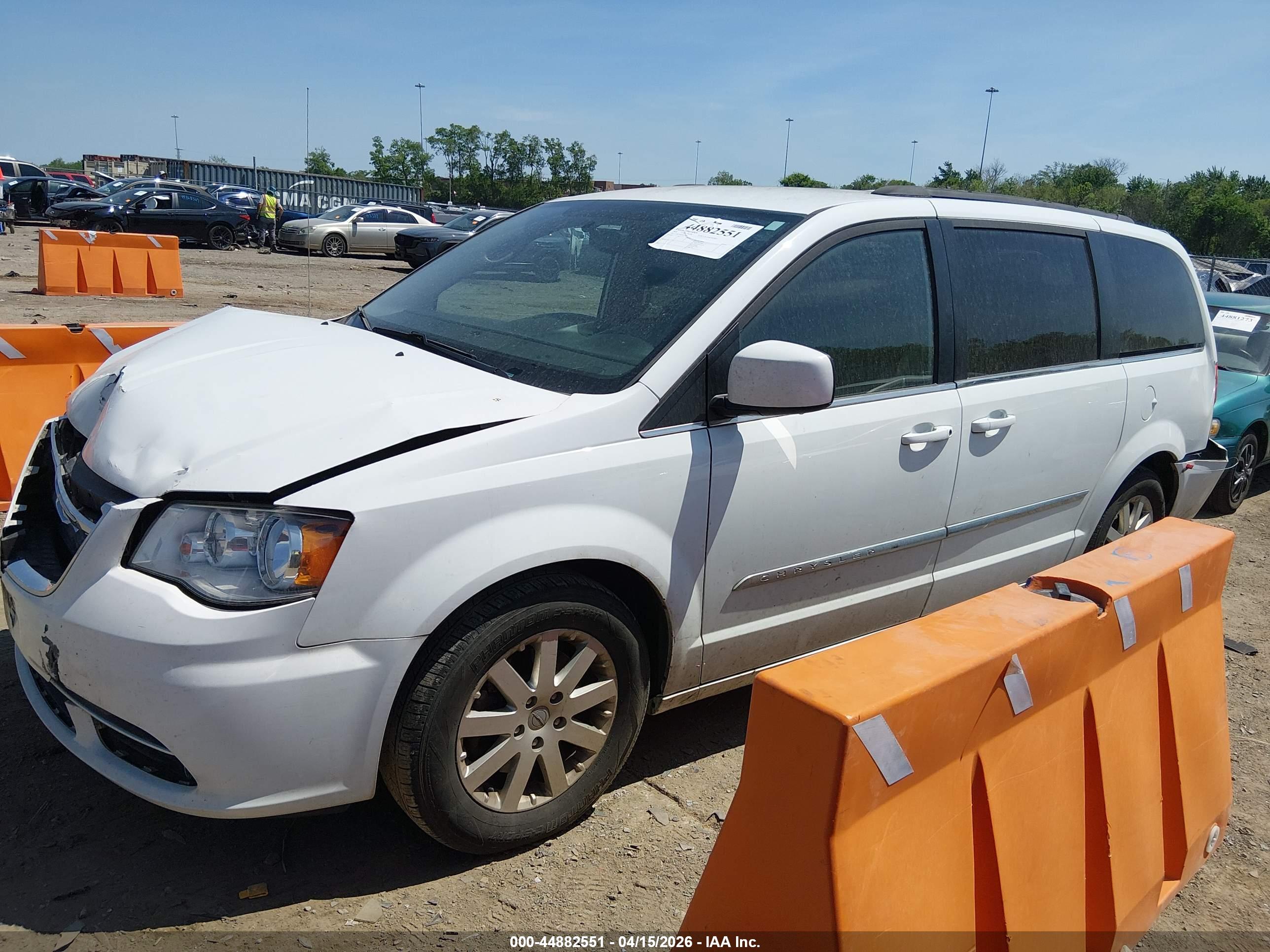 CHRYSLER TOWN image 2