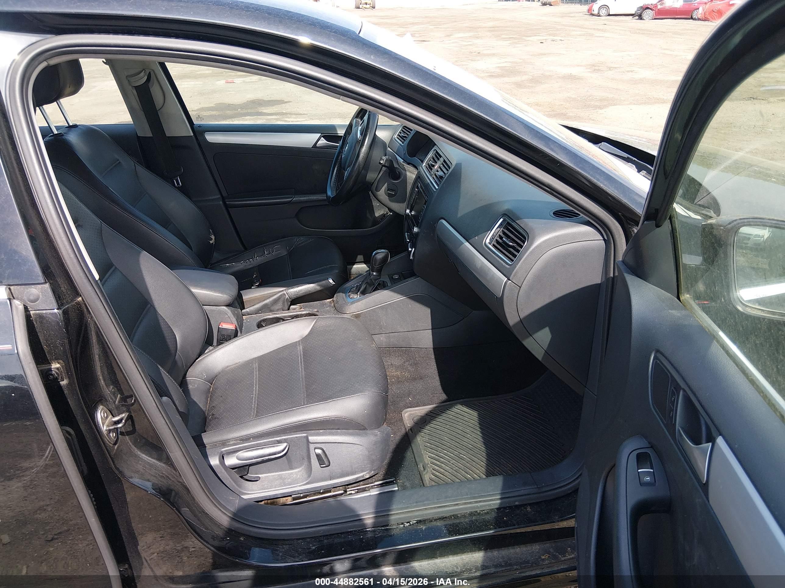 VOLKSWAGEN JETTA image 5
