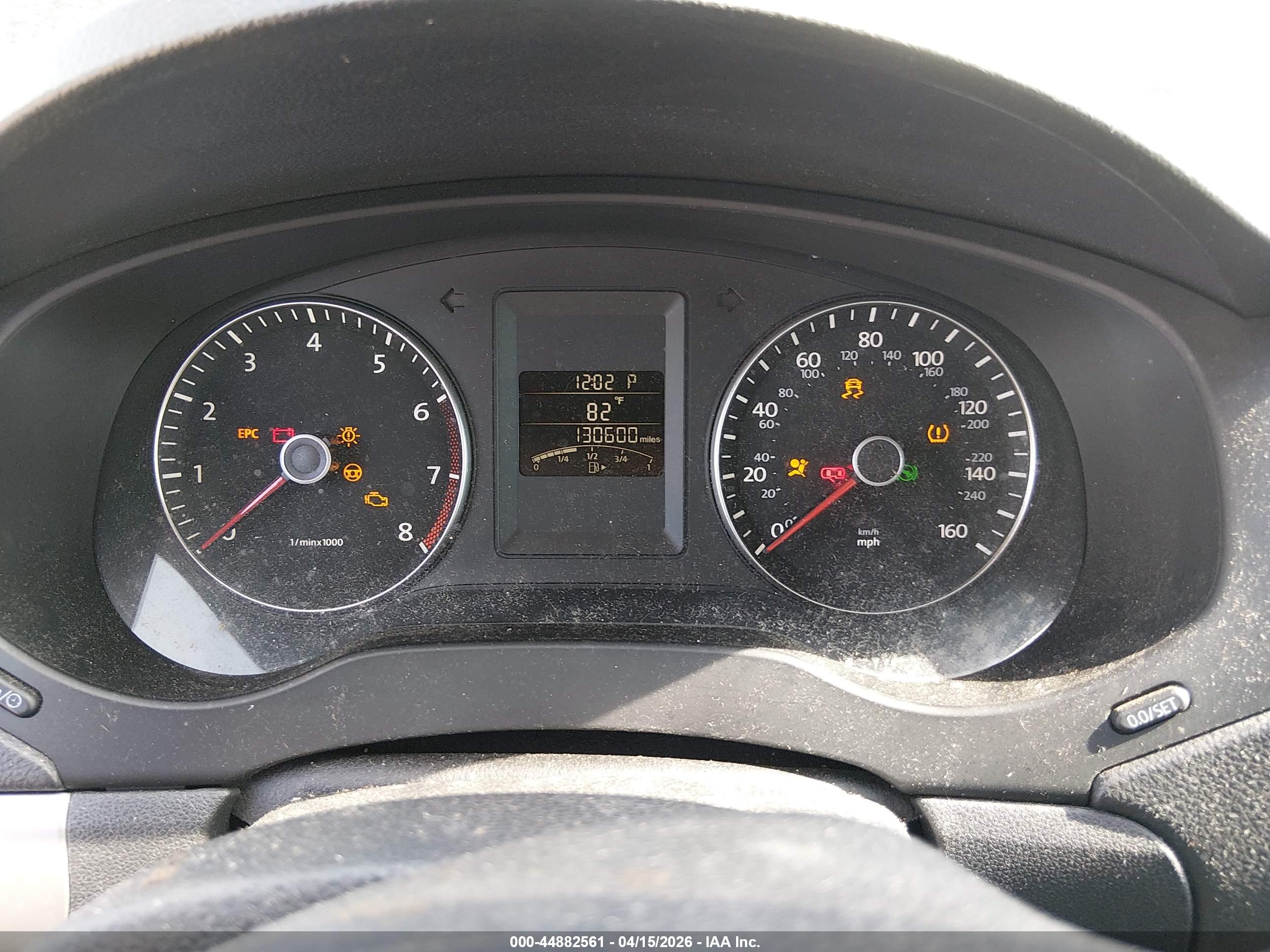 VOLKSWAGEN JETTA image 7