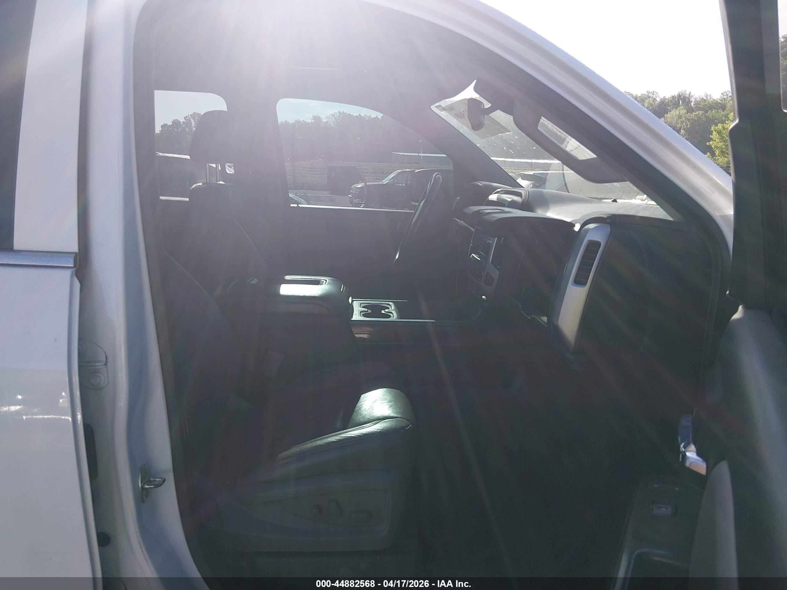 GMC SIERRA image 5