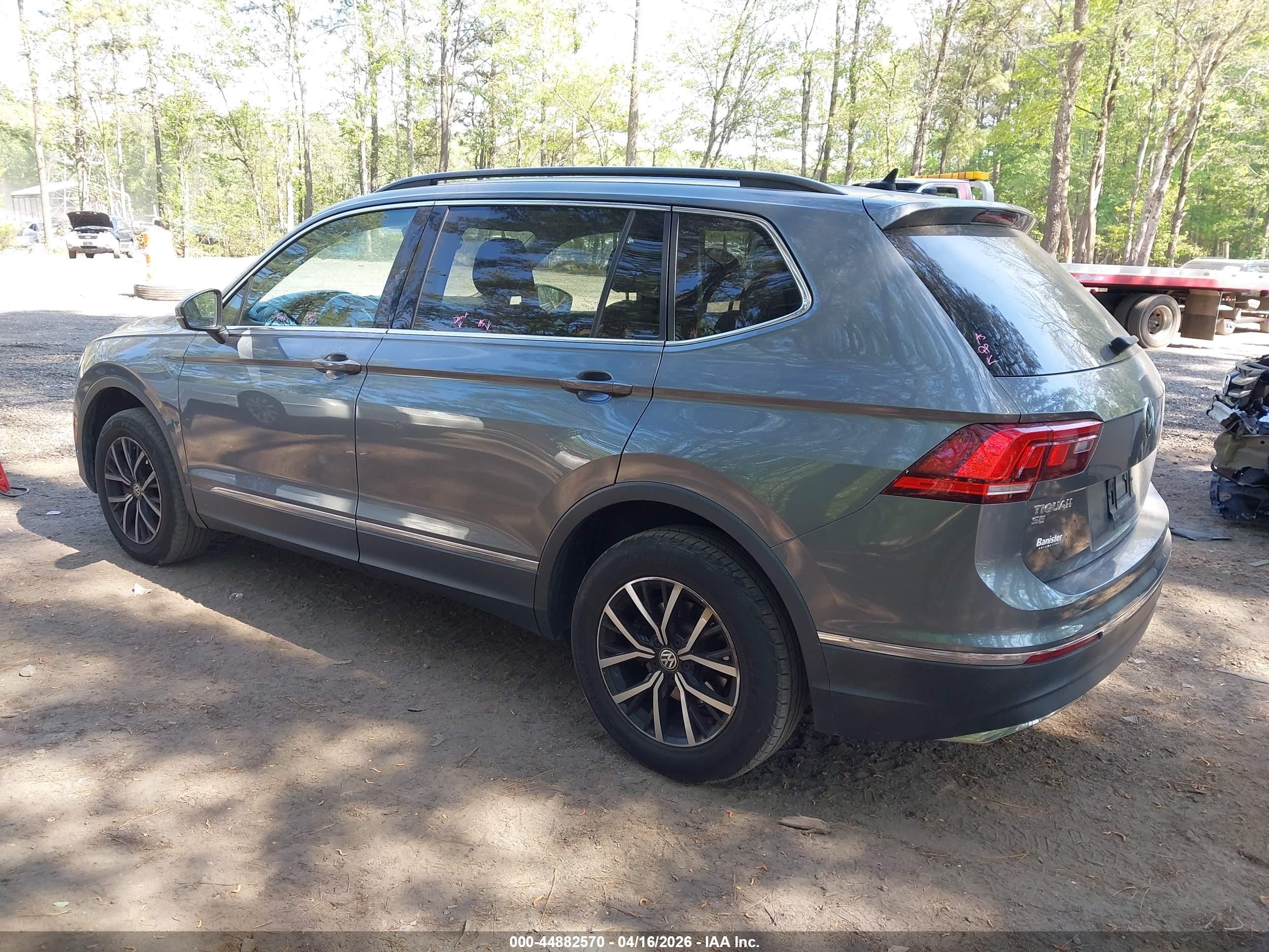VOLKSWAGEN TIGUAN image 3