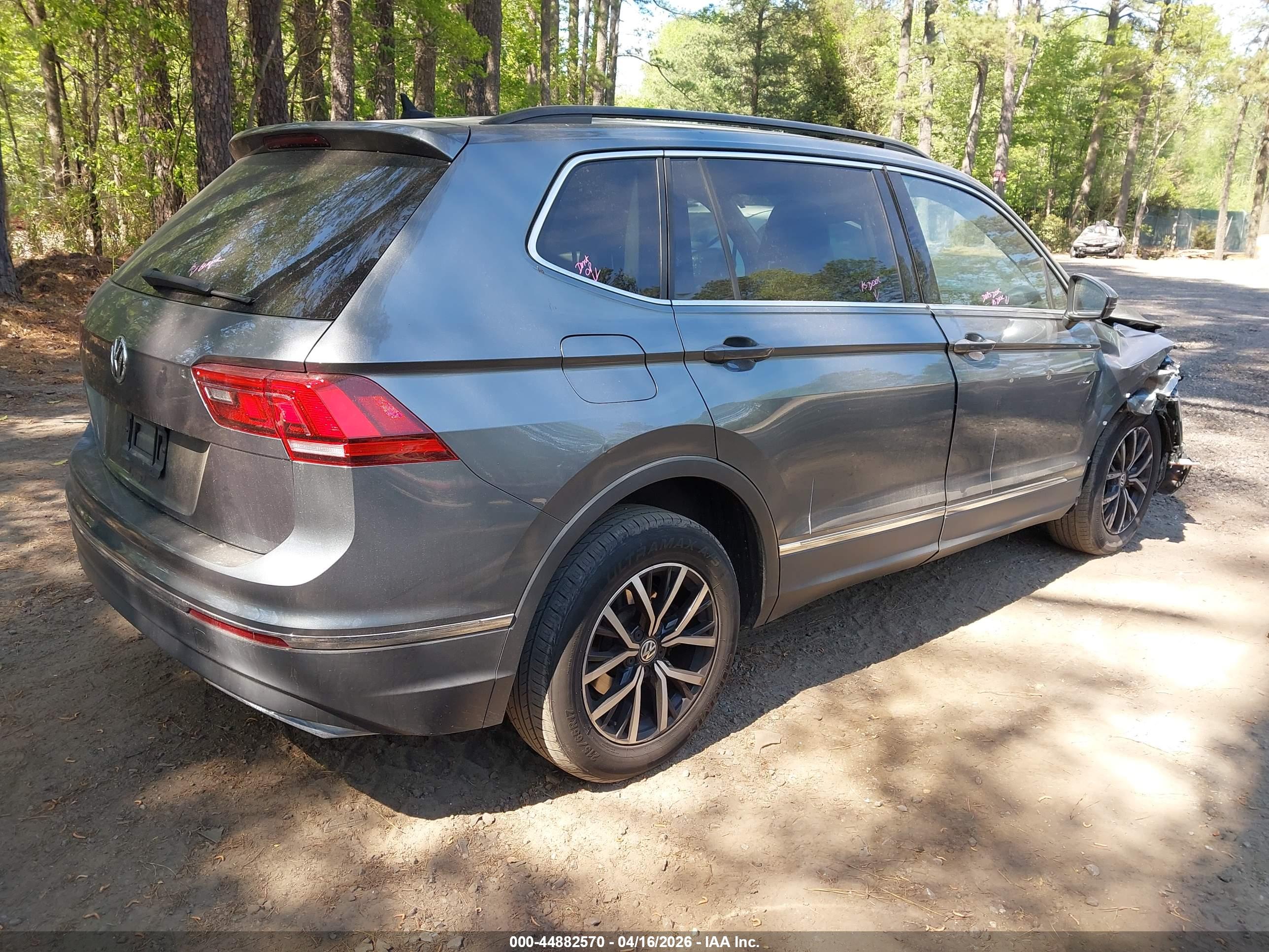 VOLKSWAGEN TIGUAN image 4