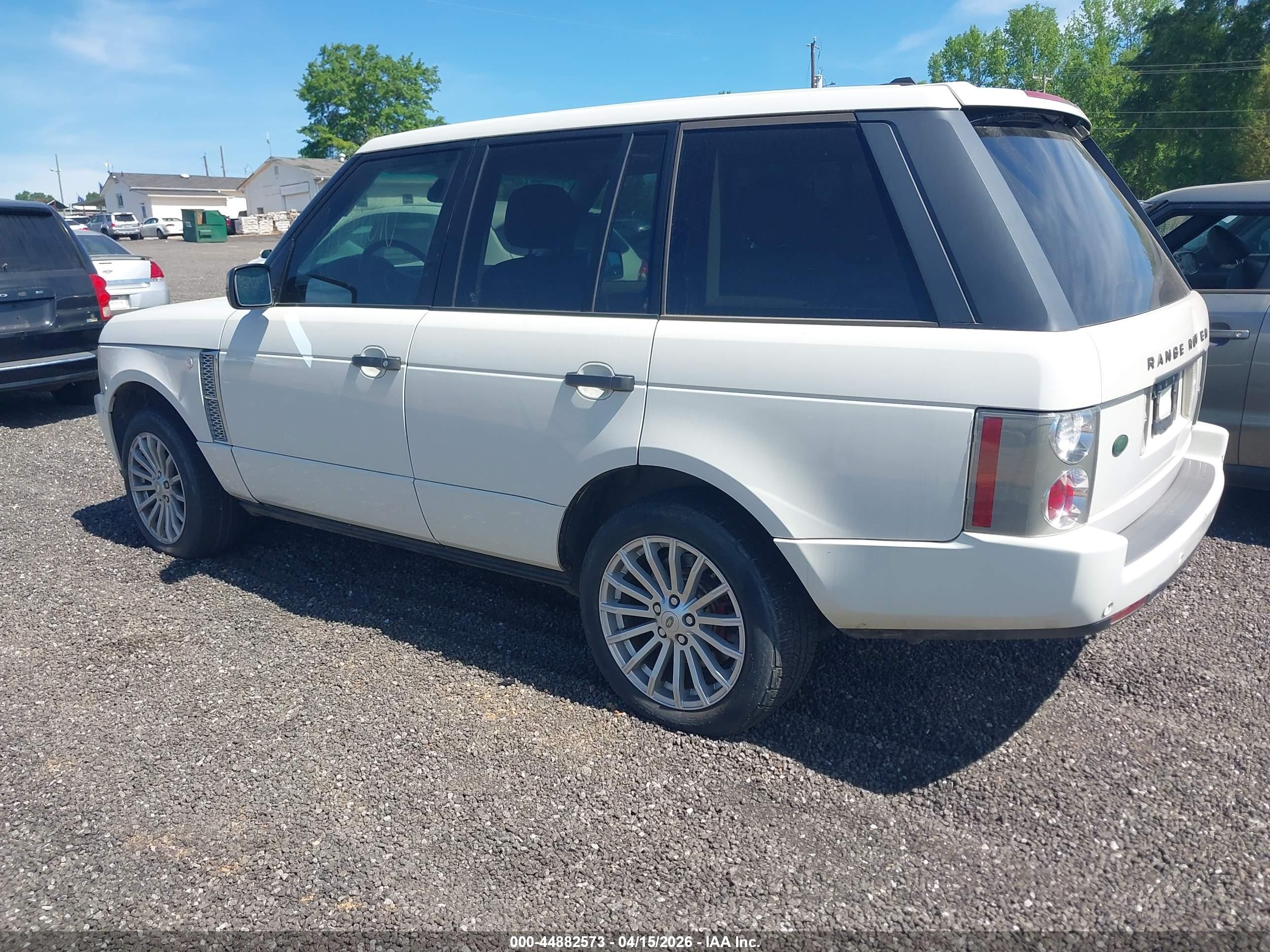 LAND ROVER image 3