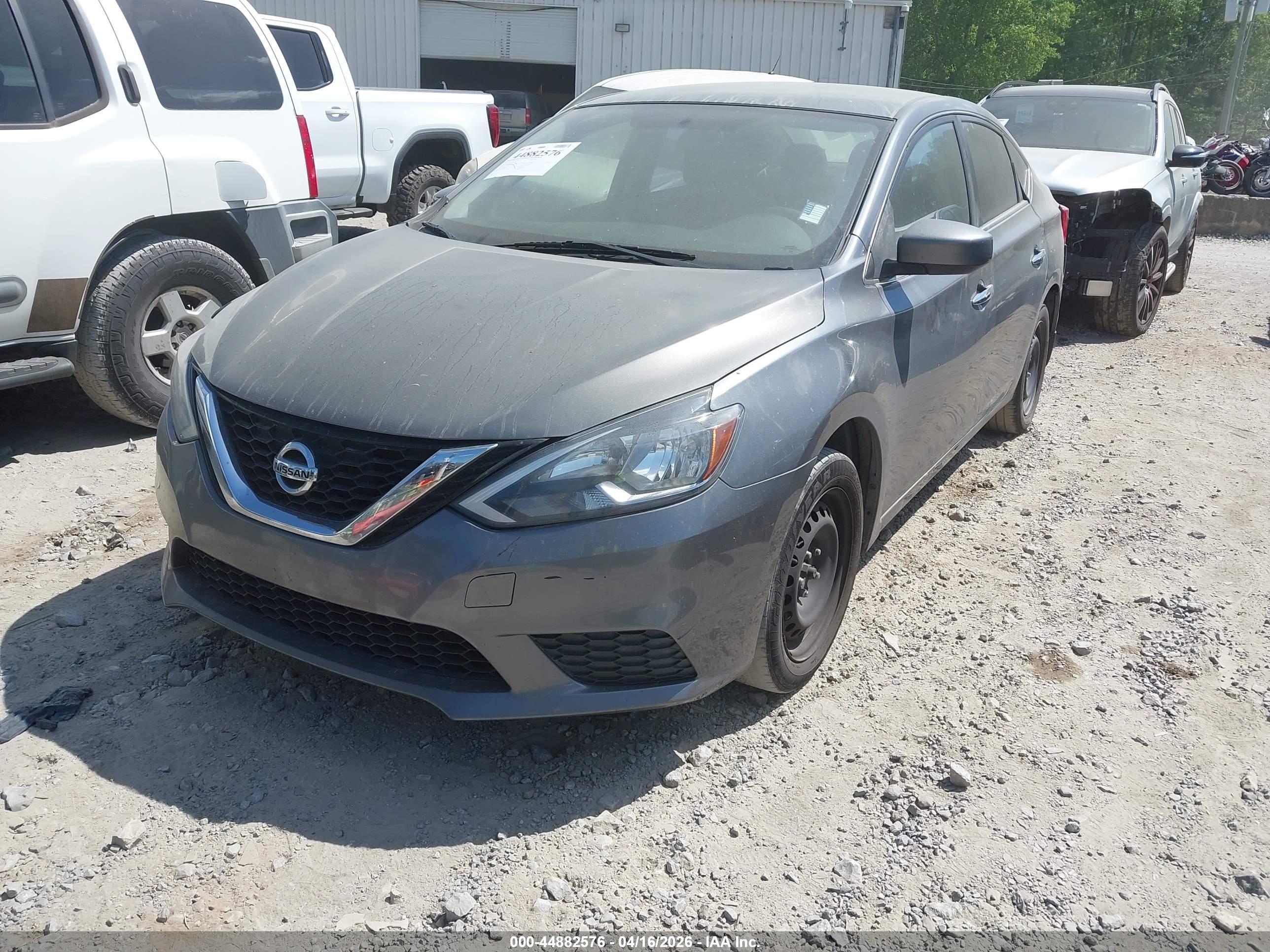 NISSAN SENTRA image 2