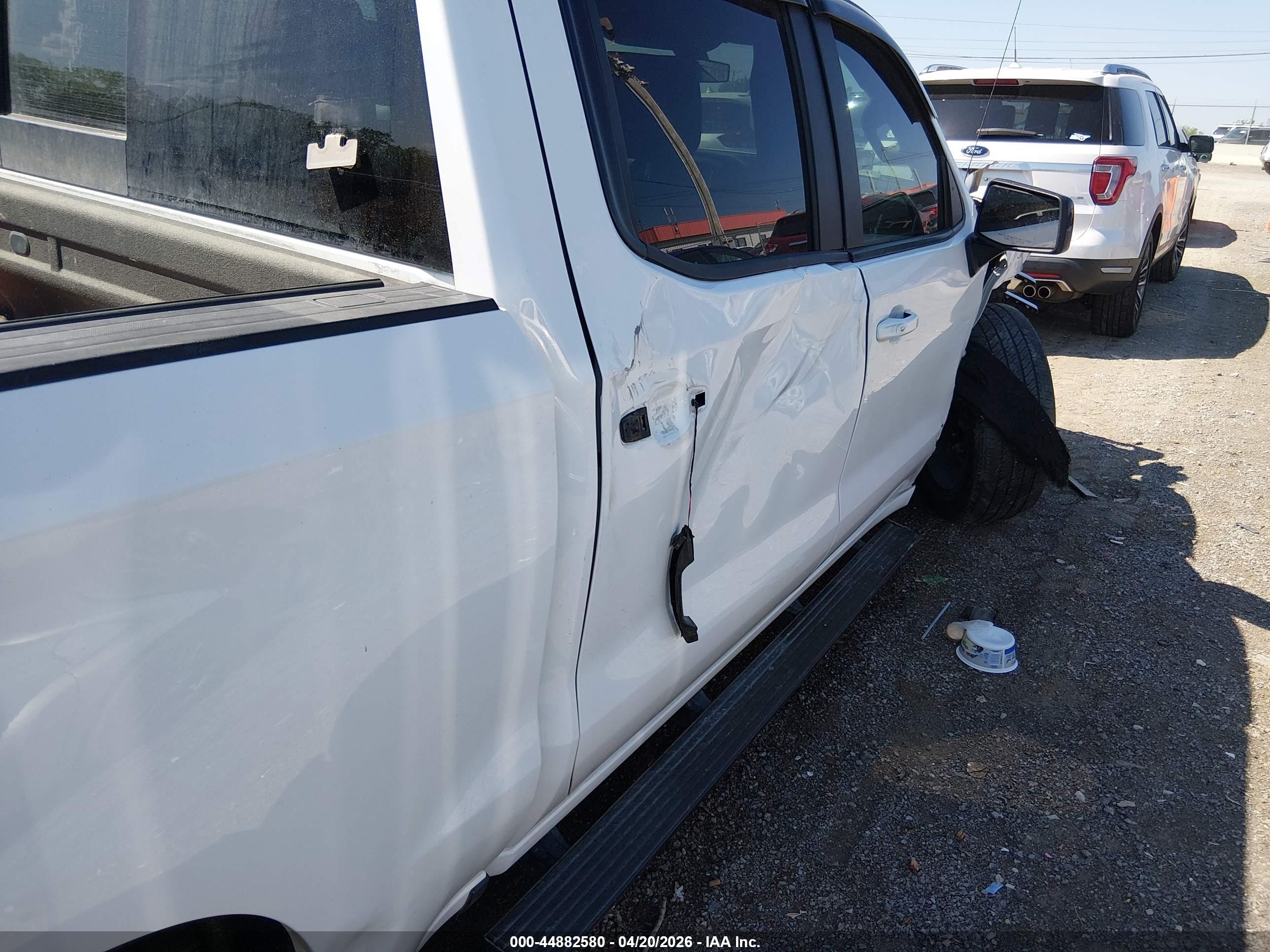 CHEVROLET SILVERADO image 6