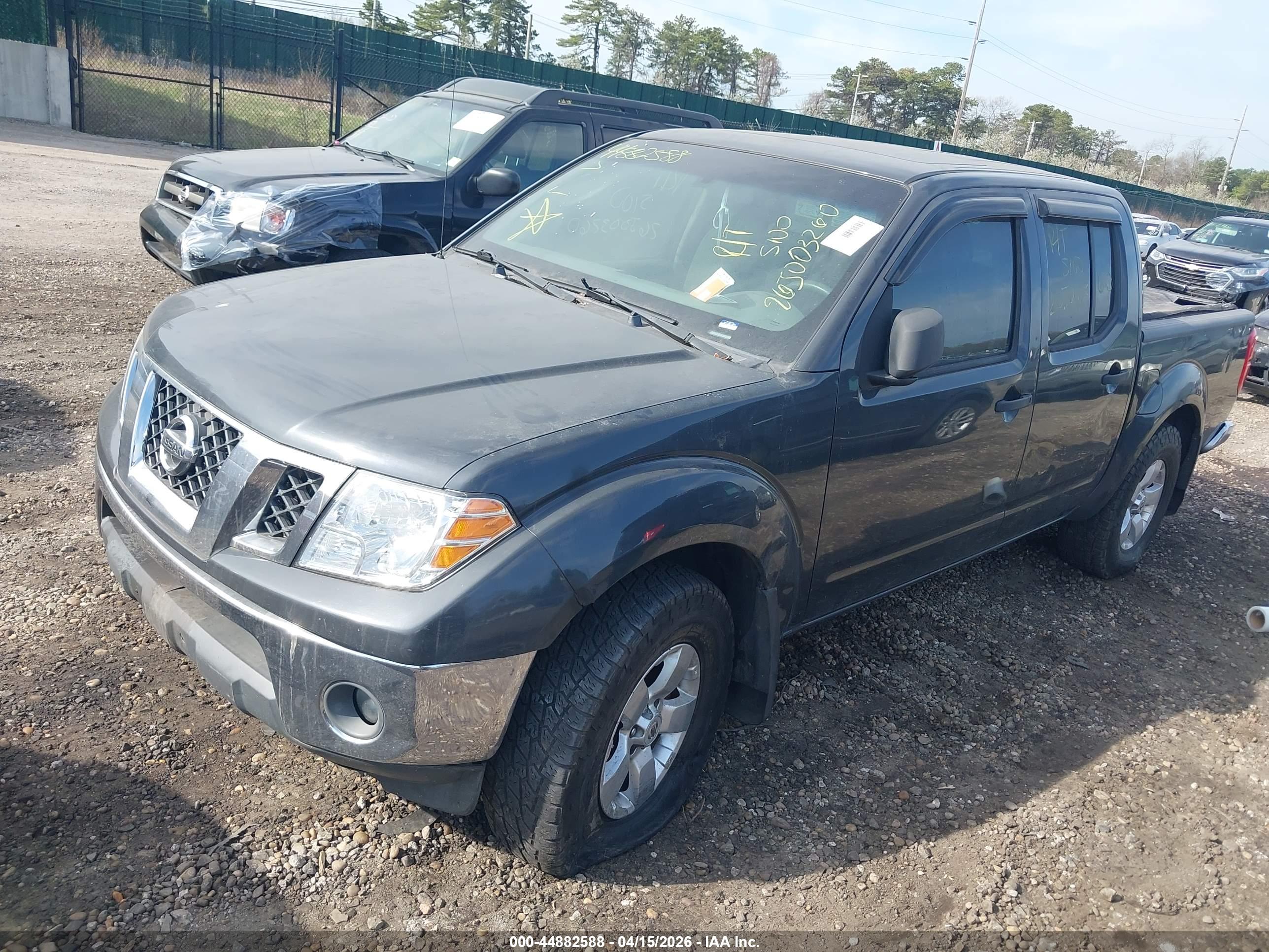 NISSAN FRONTIER image 2