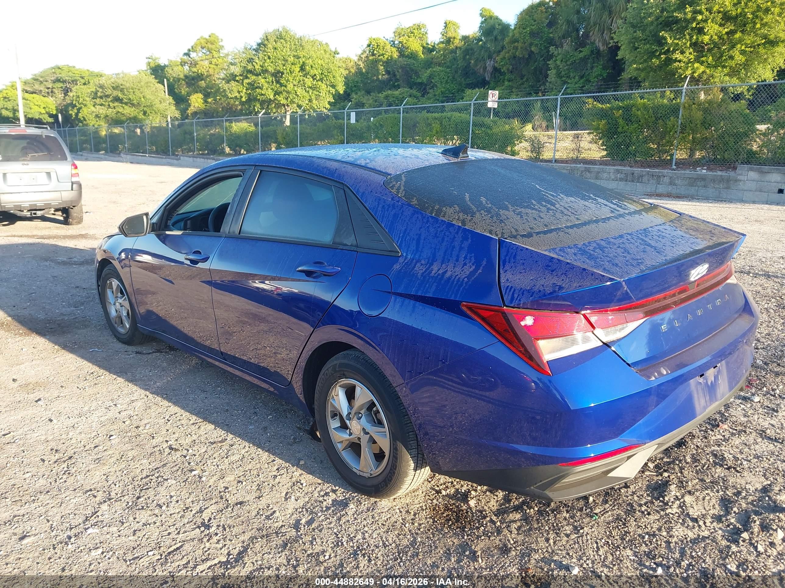 HYUNDAI ELANTRA image 3