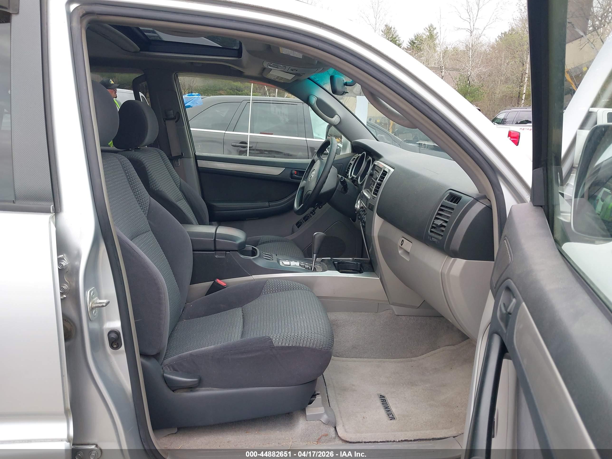 TOYOTA 4RUNNER image 5