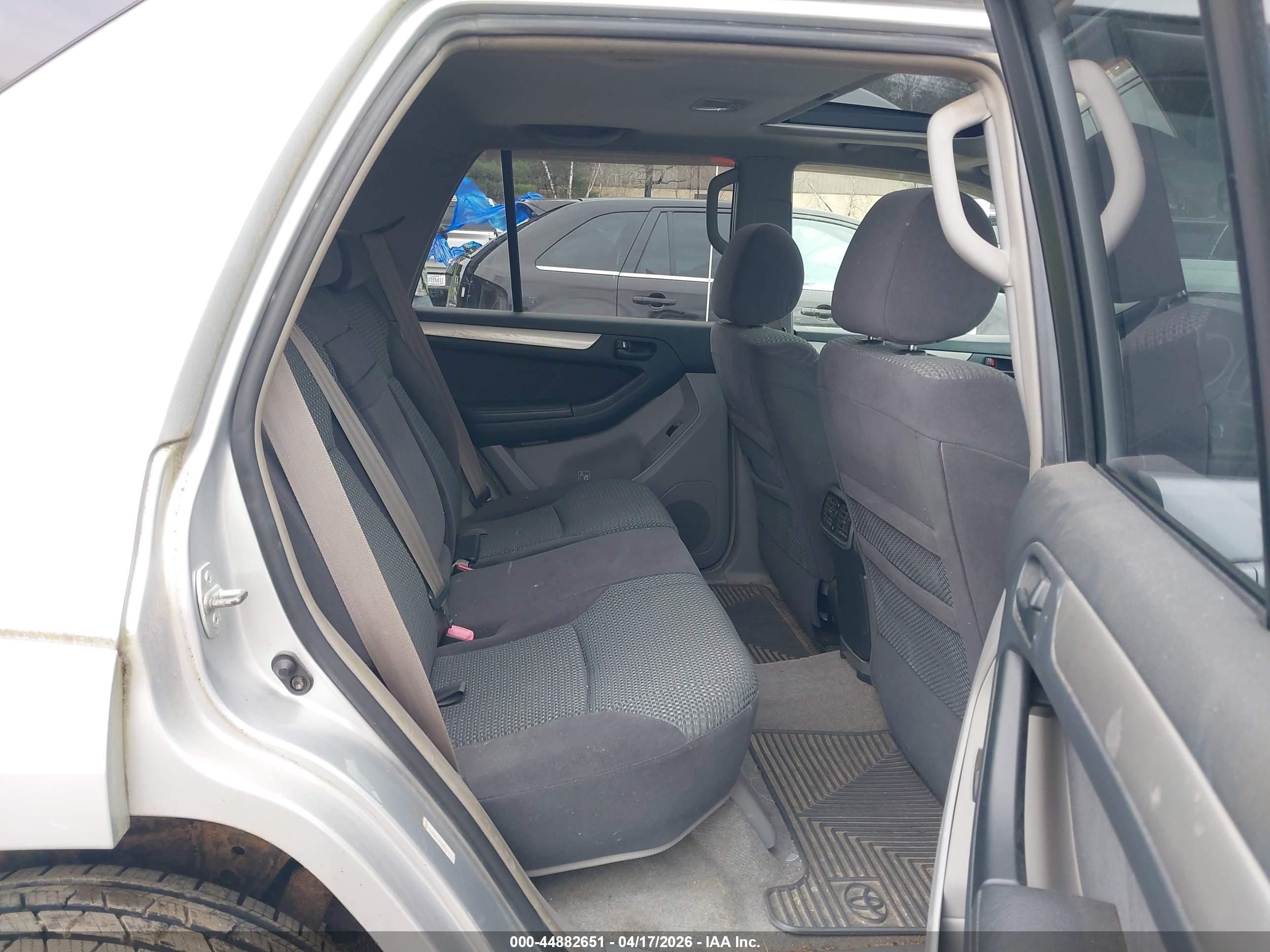 TOYOTA 4RUNNER image 8