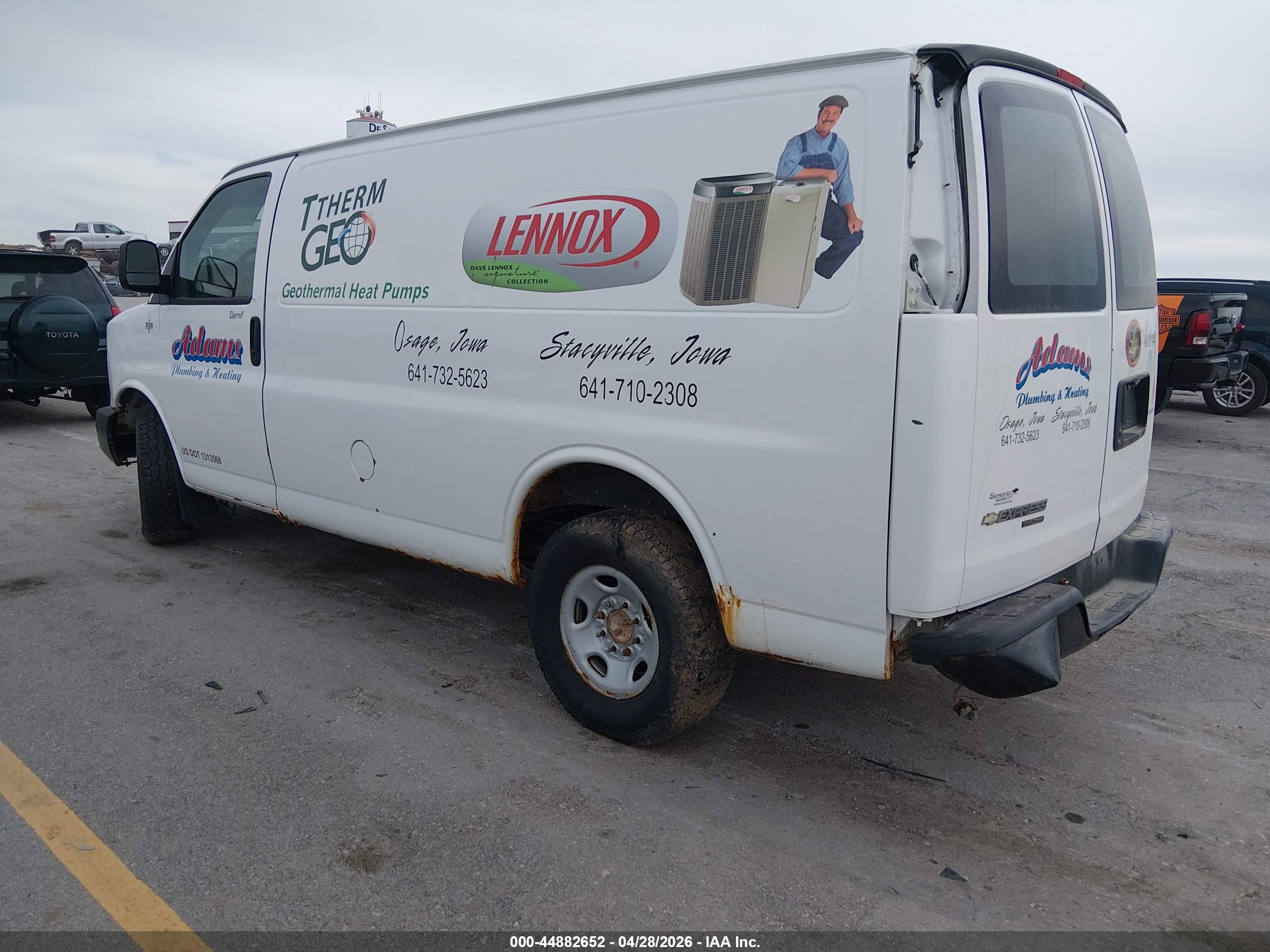 CHEVROLET EXPRESS image 3
