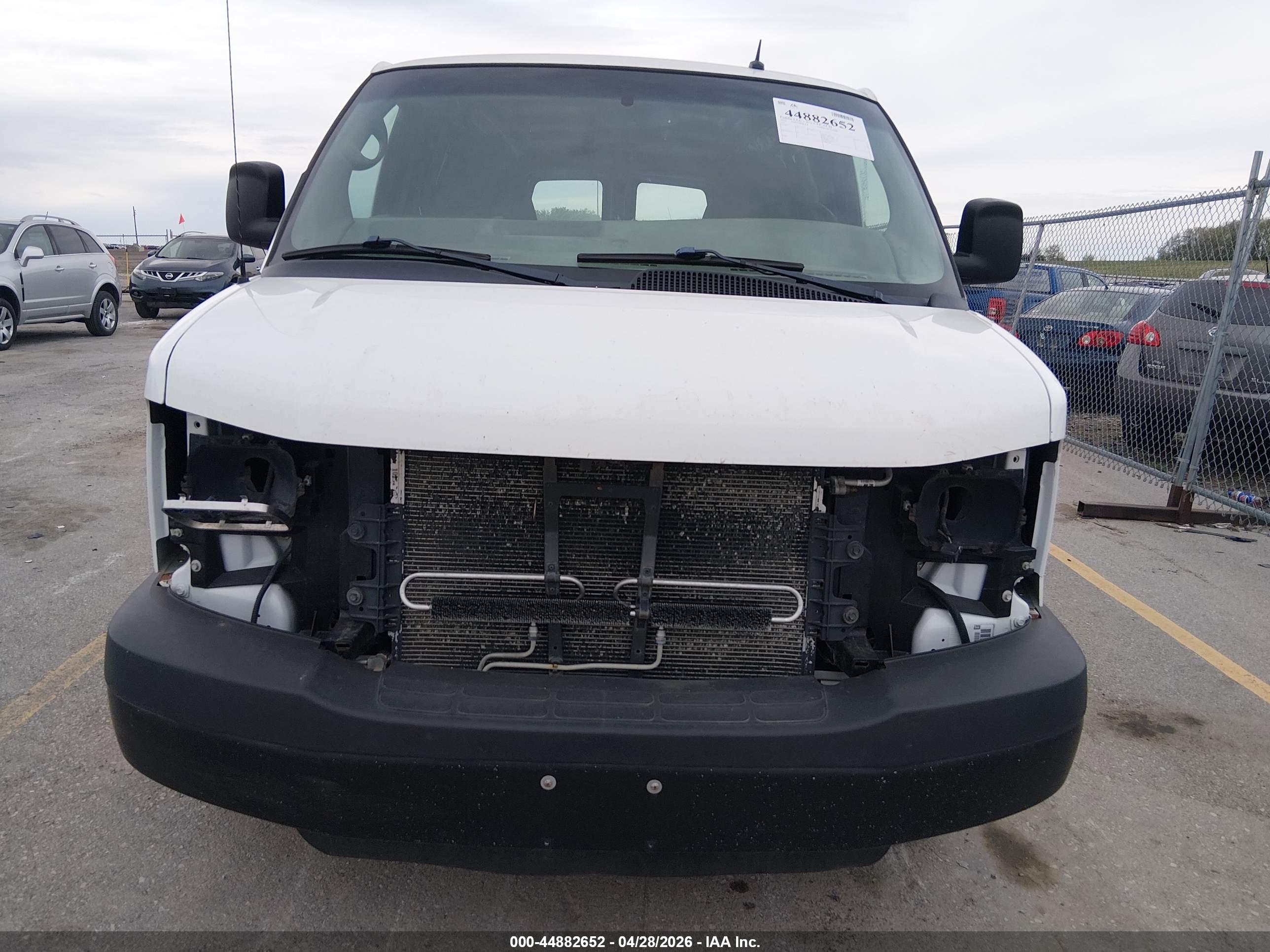 CHEVROLET EXPRESS image 6