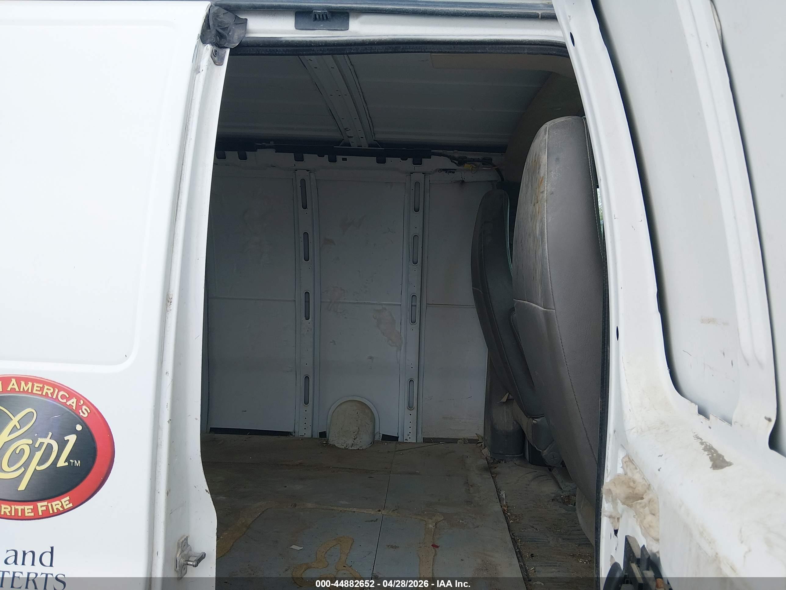 CHEVROLET EXPRESS image 8