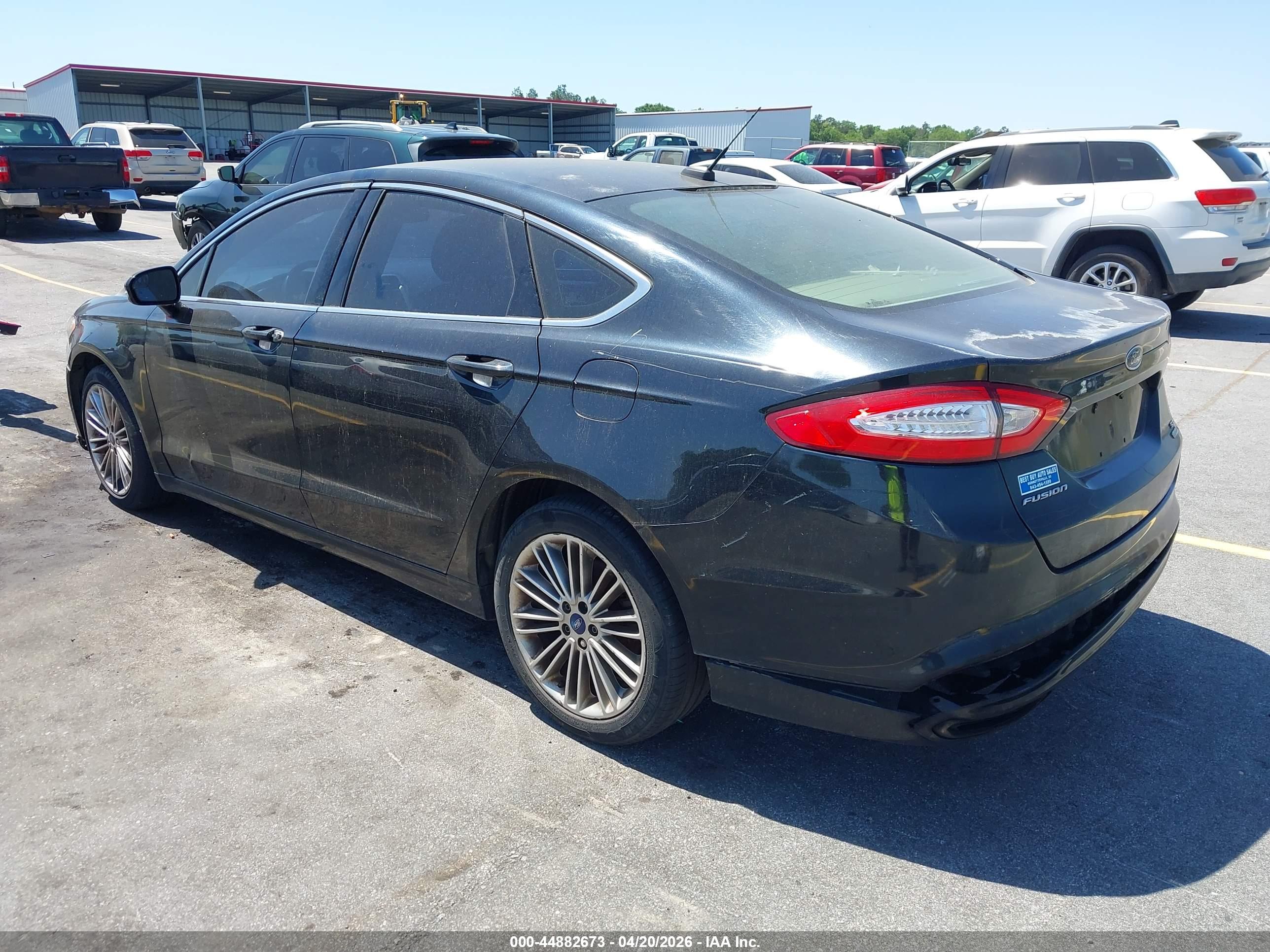 FORD FUSION image 3