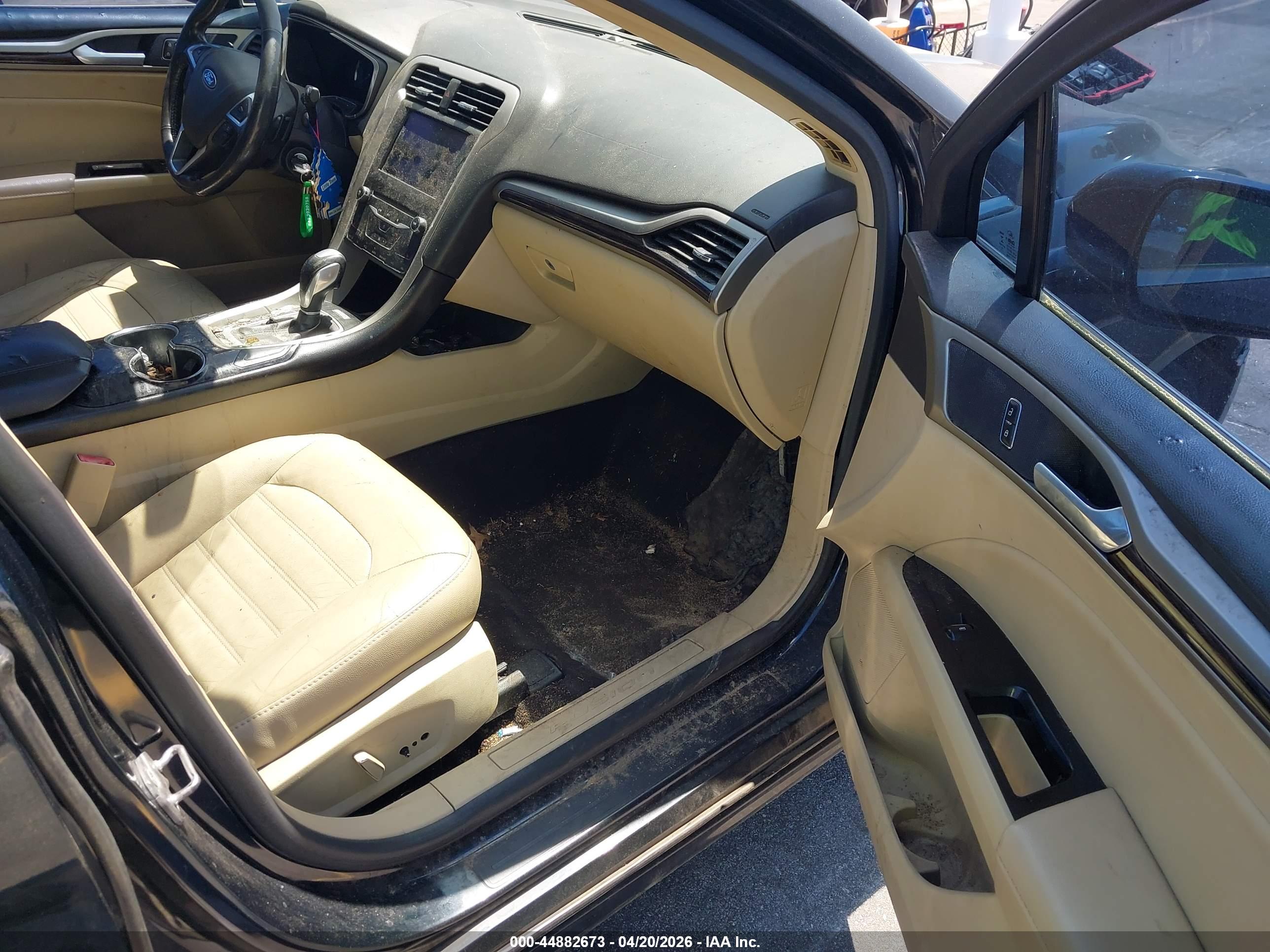 FORD FUSION image 5