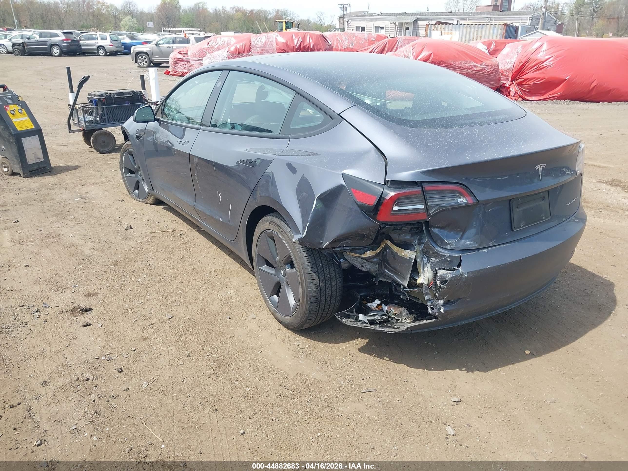 TESLA MODEL image 3