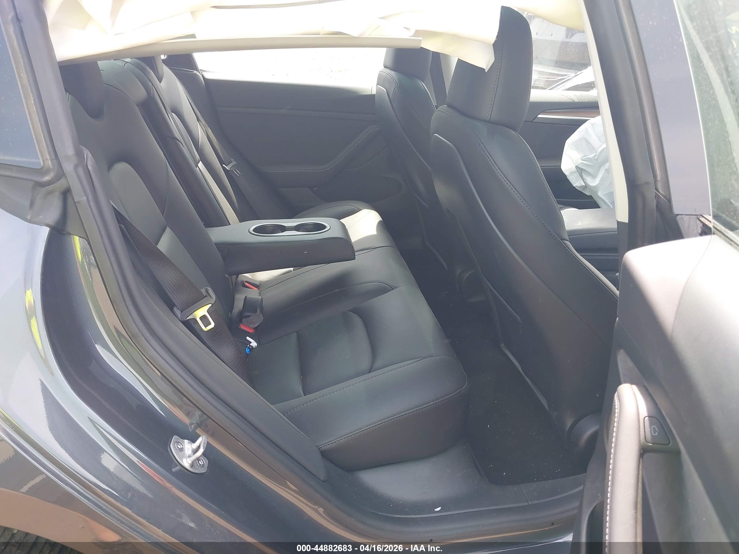 TESLA MODEL image 8