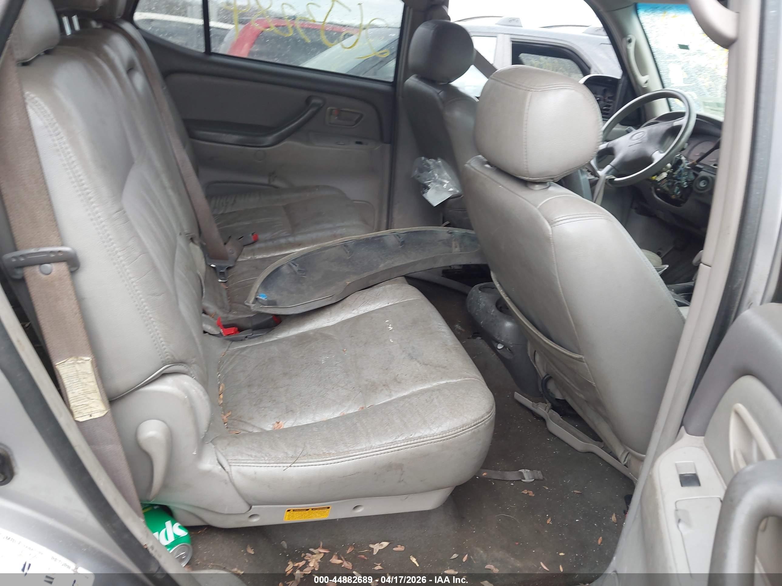 TOYOTA SEQUOIA image 8