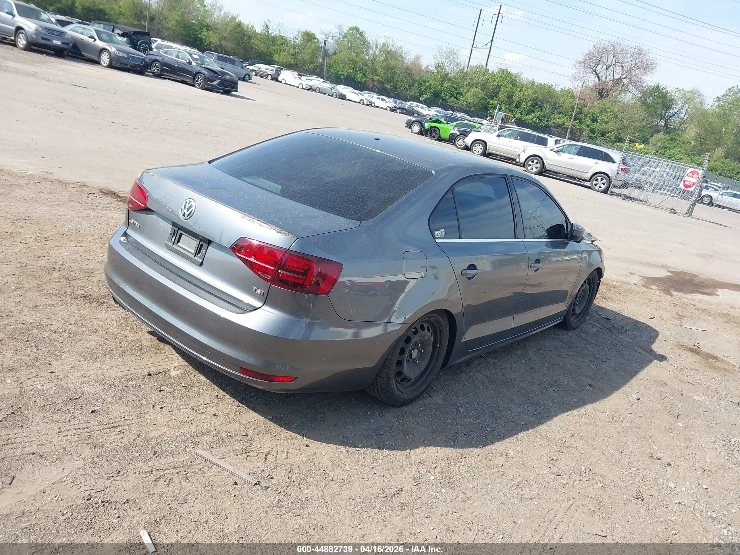 VOLKSWAGEN JETTA image 4