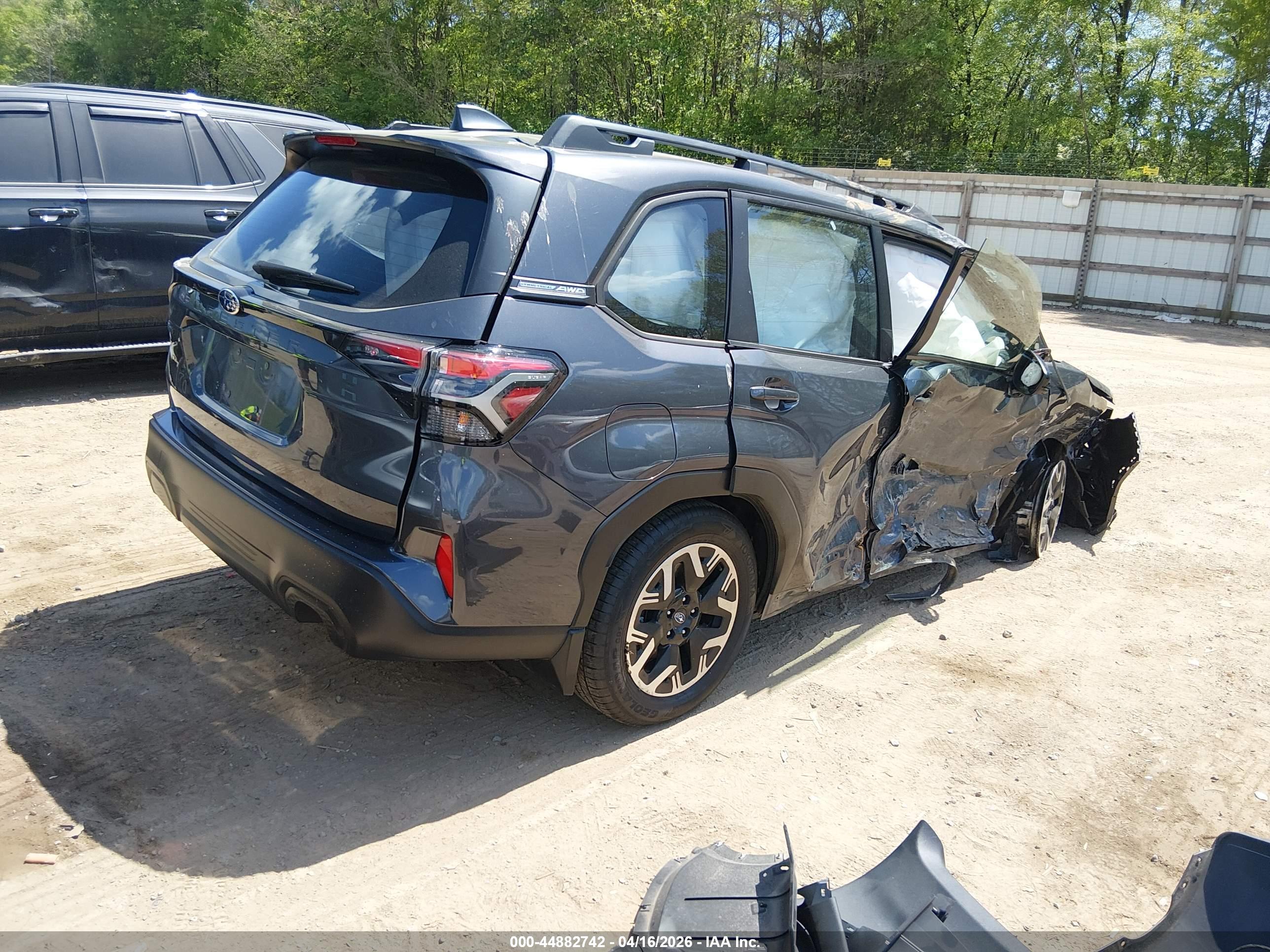 SUBARU FORESTER image 4