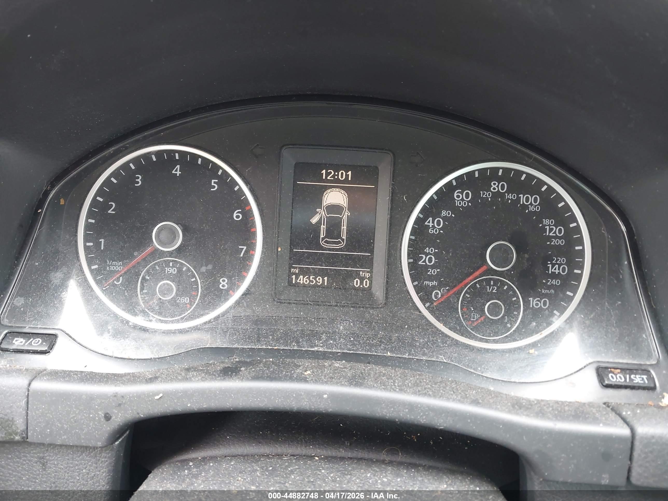 VOLKSWAGEN TIGUAN image 7