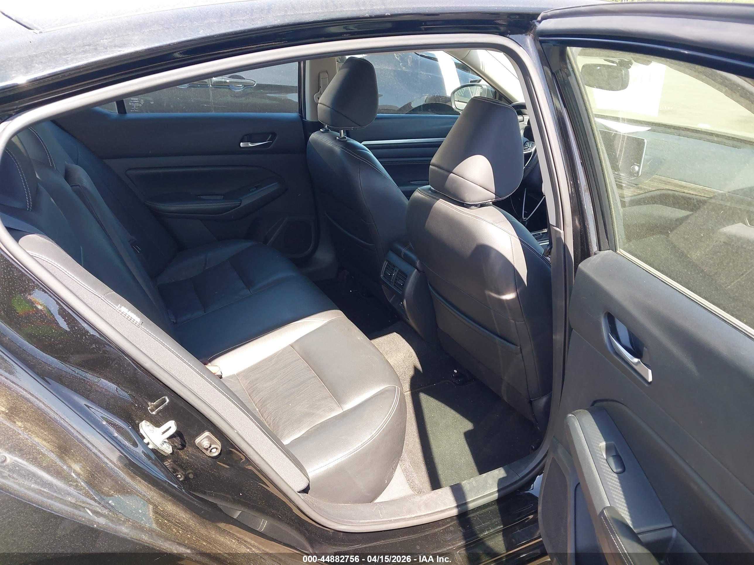 NISSAN ALTIMA image 8