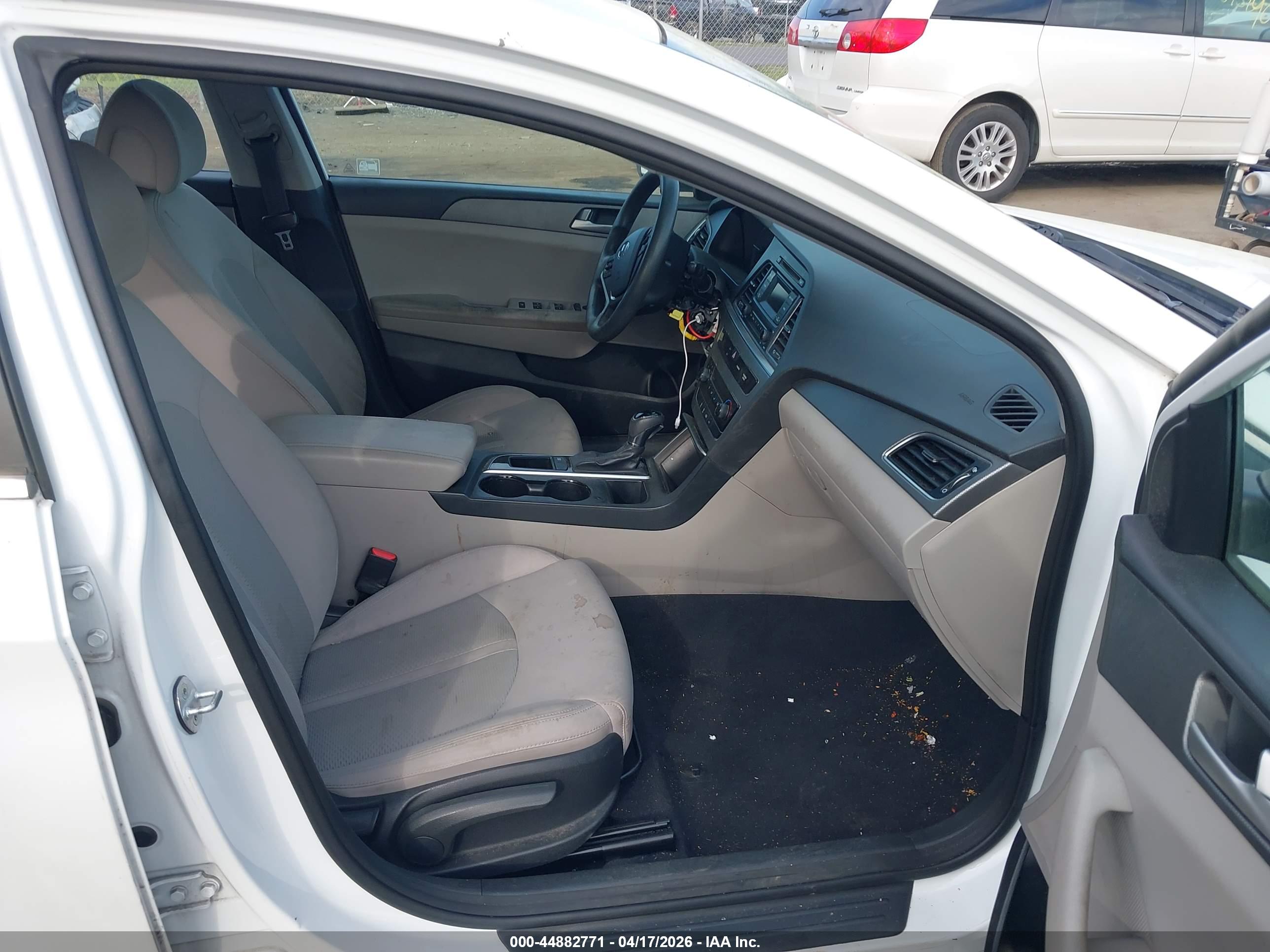 HYUNDAI SONATA image 5