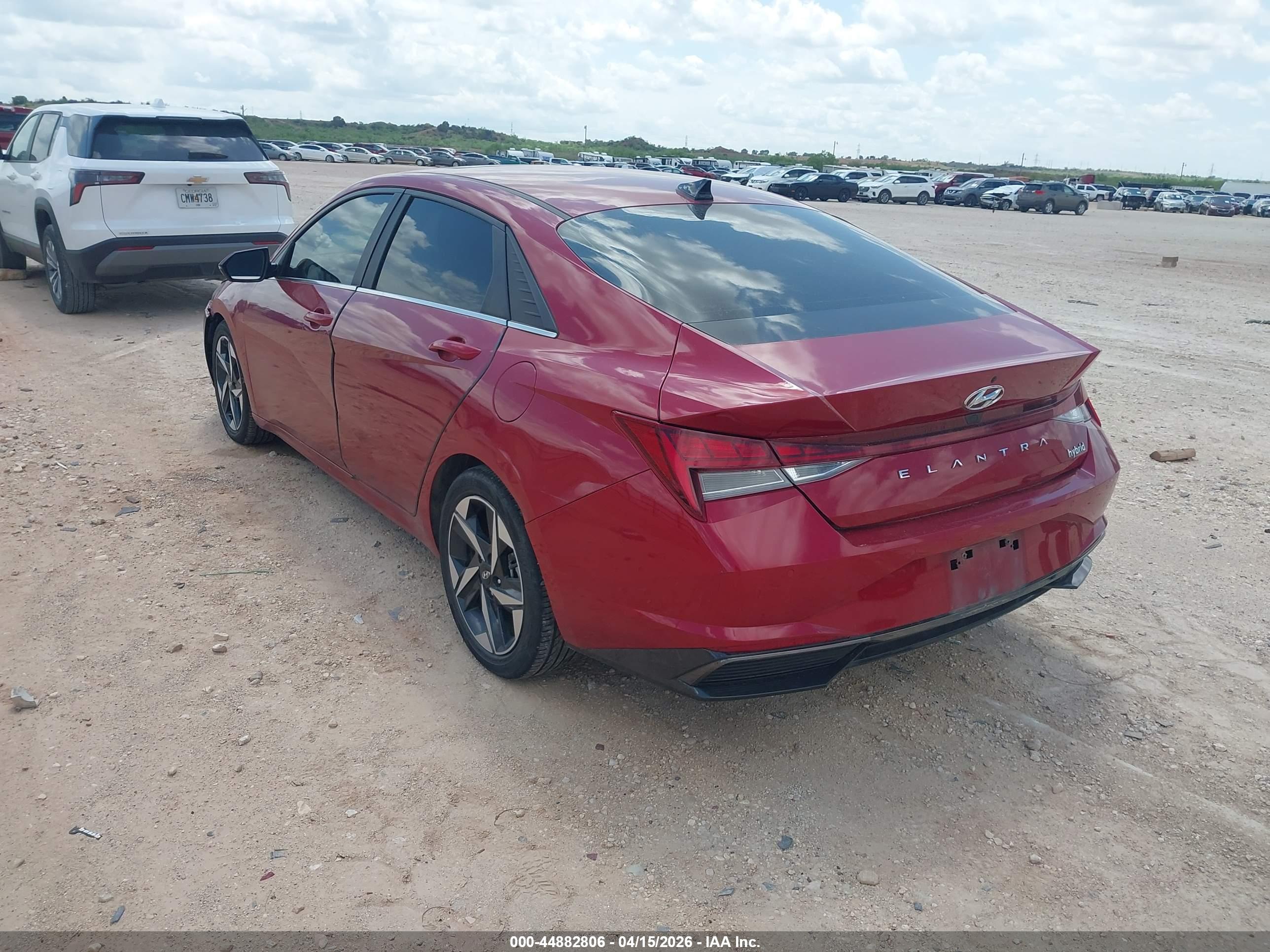 HYUNDAI ELANTRA image 3
