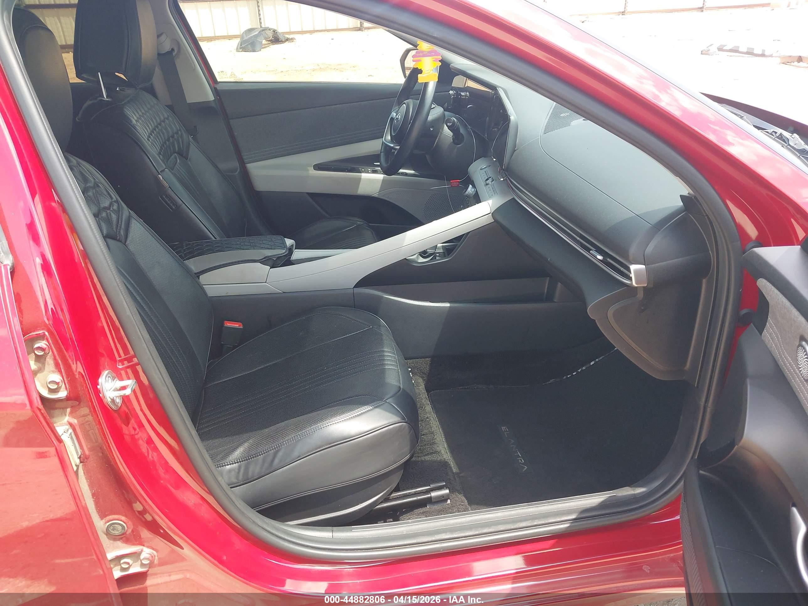 HYUNDAI ELANTRA image 5